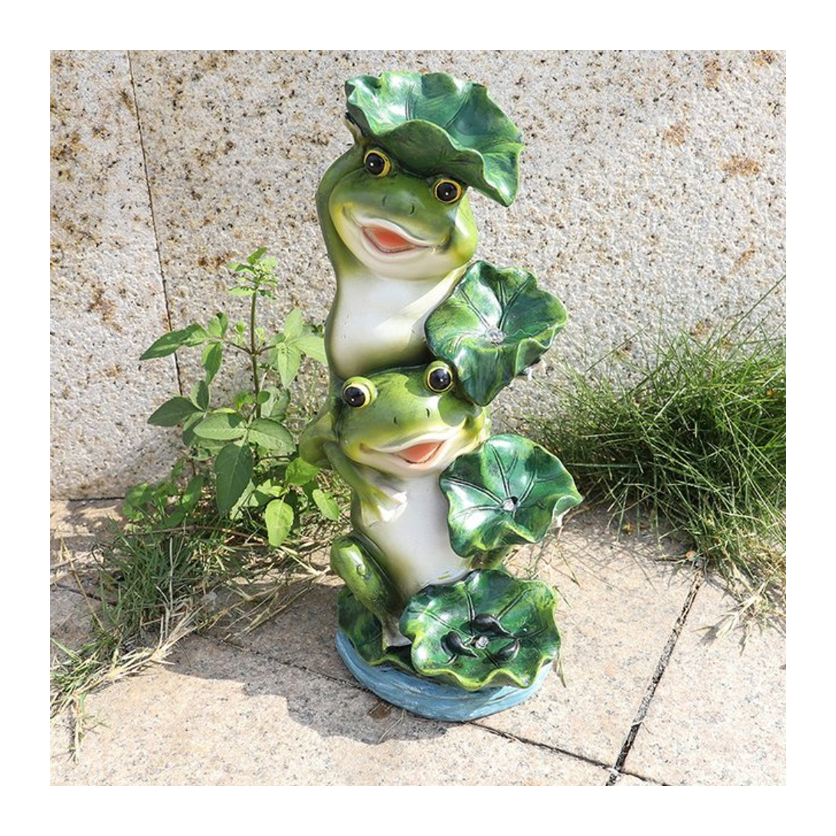 Leuchtende Solarleuchte Frosch aus Kunstharz in Grün als kreative Garten-Dekoration für deinen Außenbereich - Bild 1