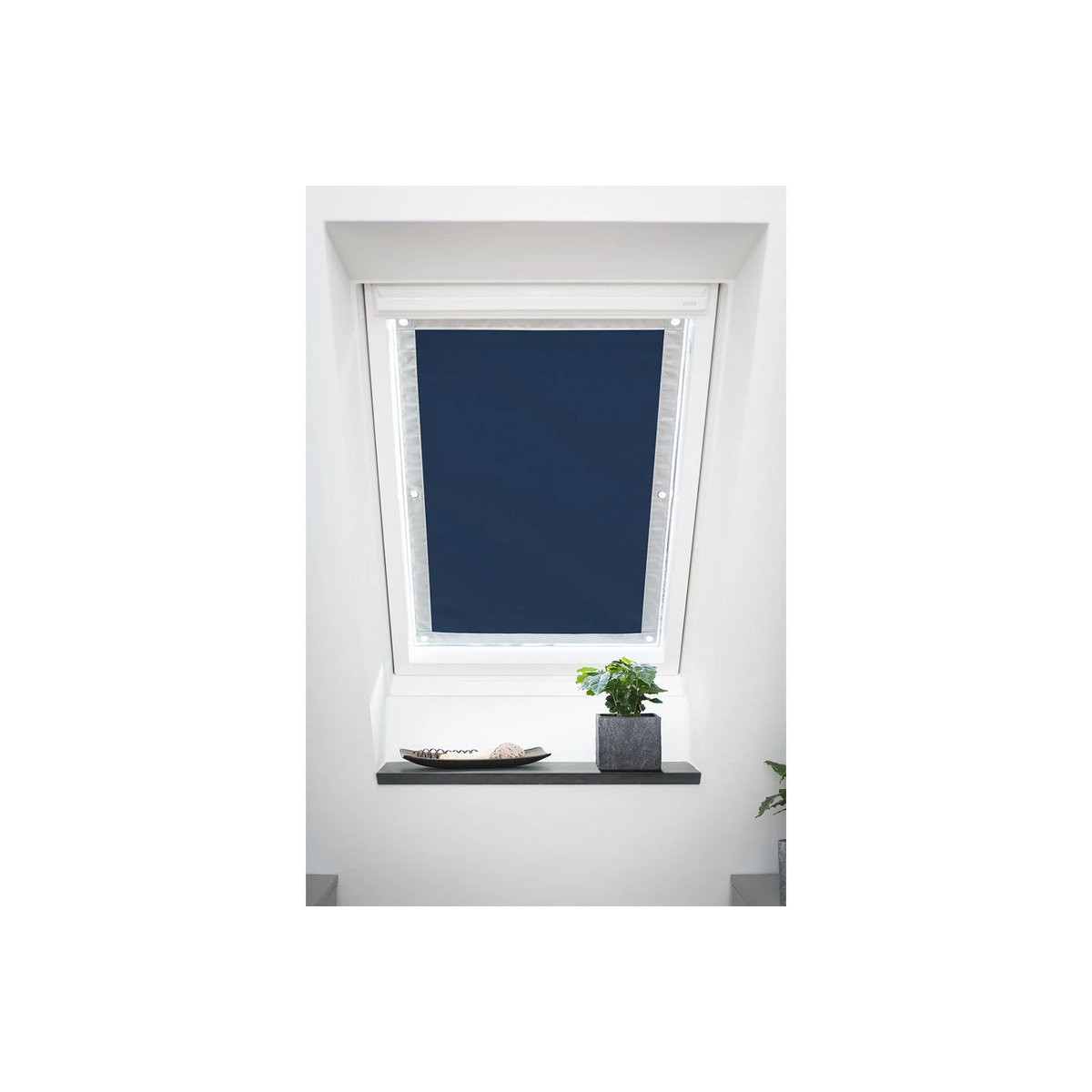 Lichtblick Dachfenster Sonnenschutz Haftfix Verdunkelung aus Polyester, Blau, B: 47 cm, H: 91,5 cm - Bild 1