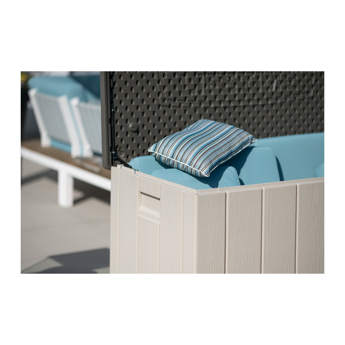 Lifetime Kunststoff Kissenbox Harmony Polsteraufbewahrung 568 l Lichtgrau B/H/L: 151 x 70 x 72 cm - Bild 2