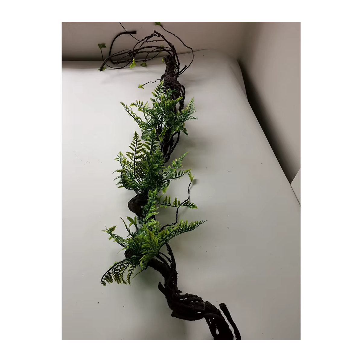 Linhongbin Künstliche Rebe mit grünen Blättern und Rosen als Dekoration, 175 cm Höhe - Bild 4