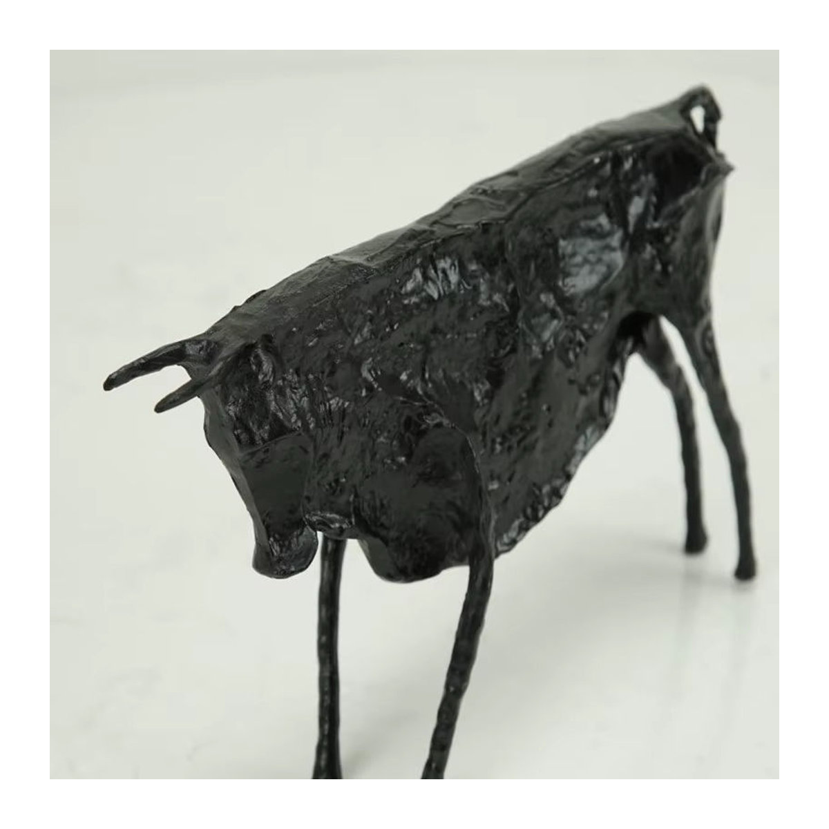 LISM Abstrakte Kuh-Skulptur aus Gusseisen in Schwarz, Moderne Metall-Statue für deine Dekoration - Bild 3