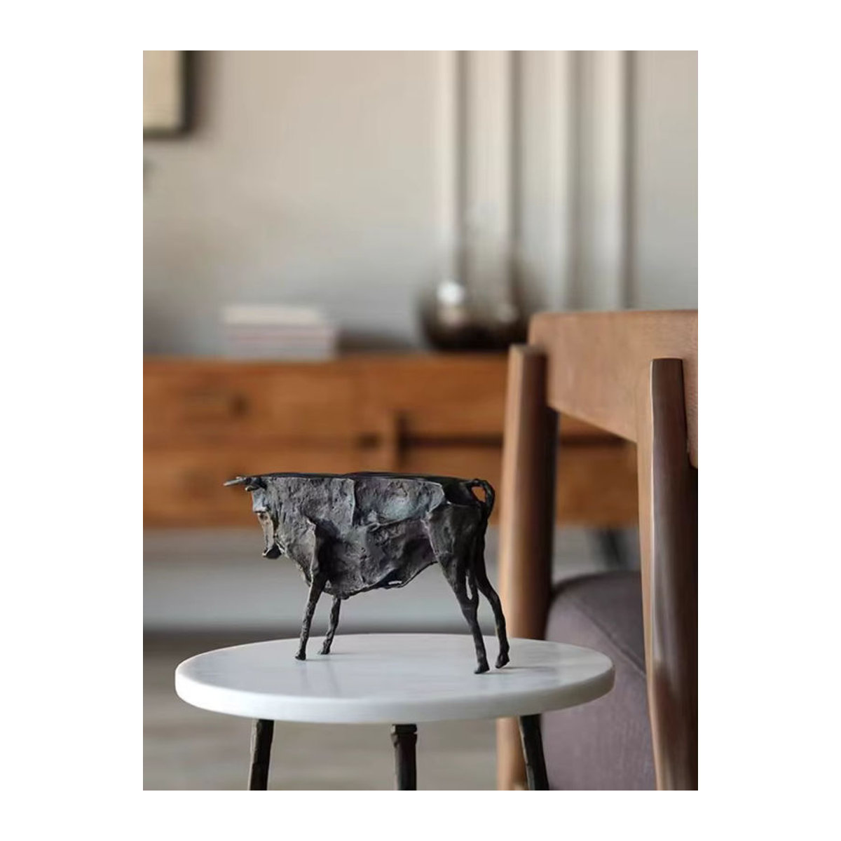 LISM Abstrakte Kuh-Skulptur aus Gusseisen in Schwarz, Moderne Metall-Statue für deine Dekoration - Bild 5