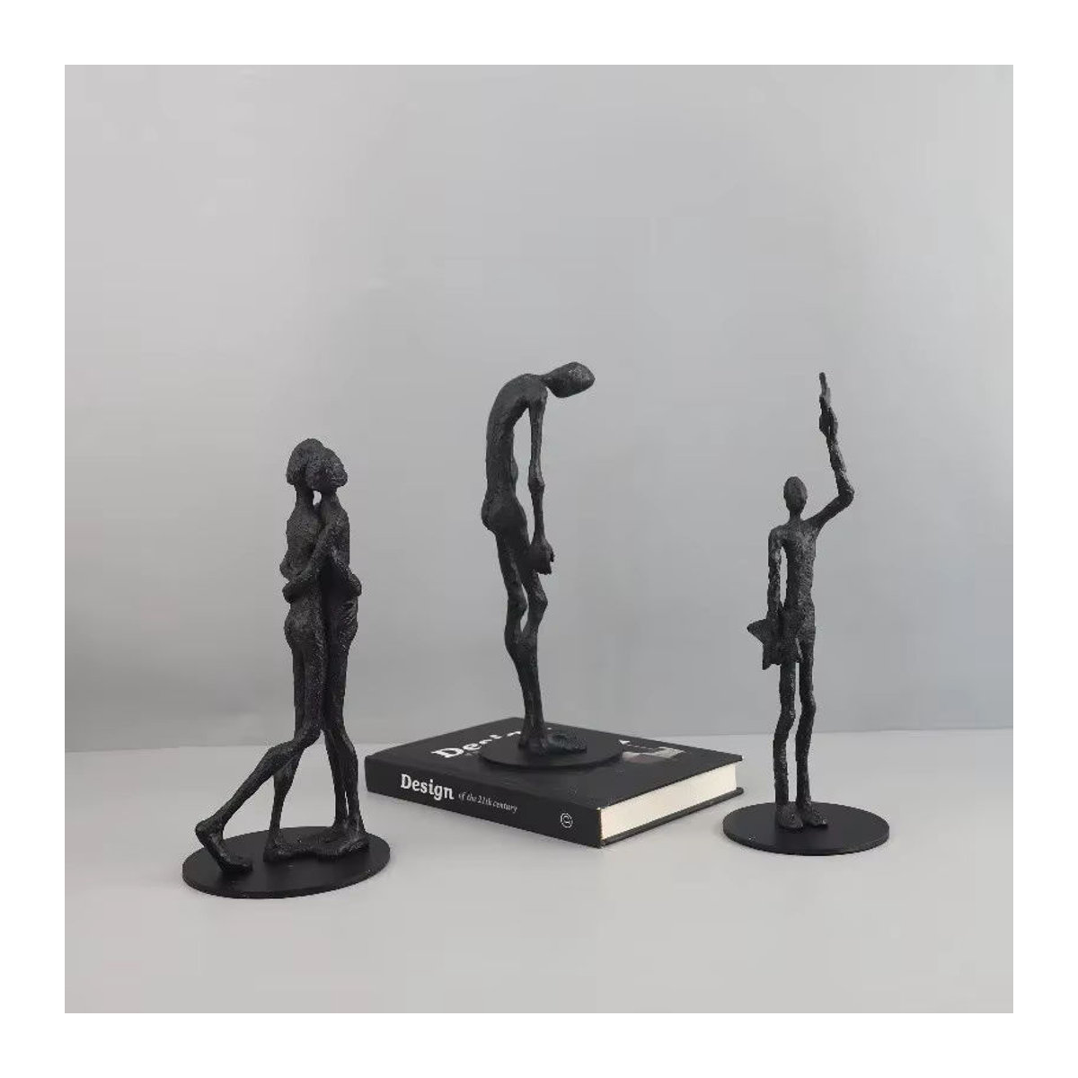 LISM Abstrakte Kunstfigur aus Metallguss in Schwarz als moderne Dekoration für deinen Schreibtisch - Bild 1