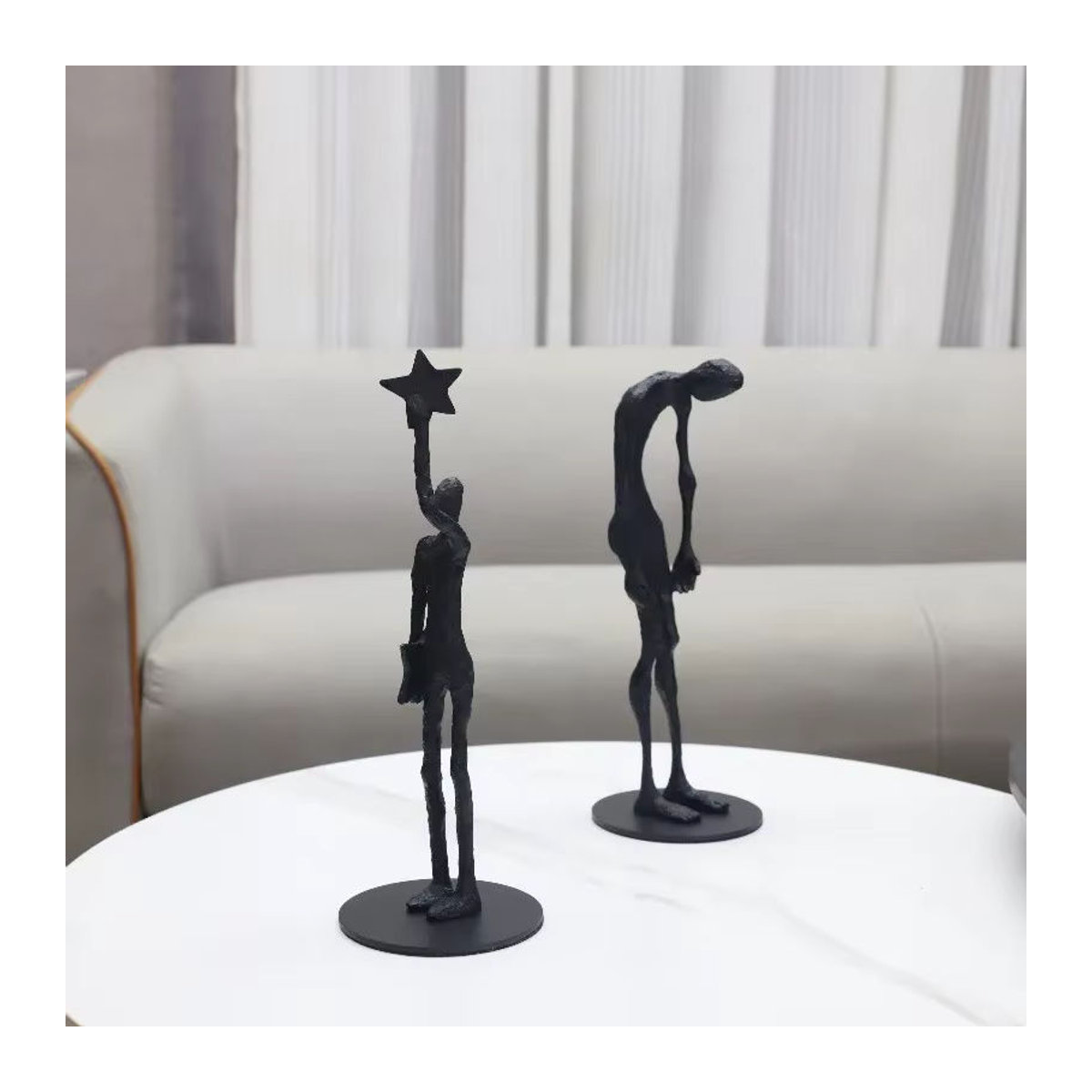 LISM Abstrakte Kunstfigur aus Metallguss in Schwarz als moderne Dekoration für deinen Schreibtisch - Bild 2