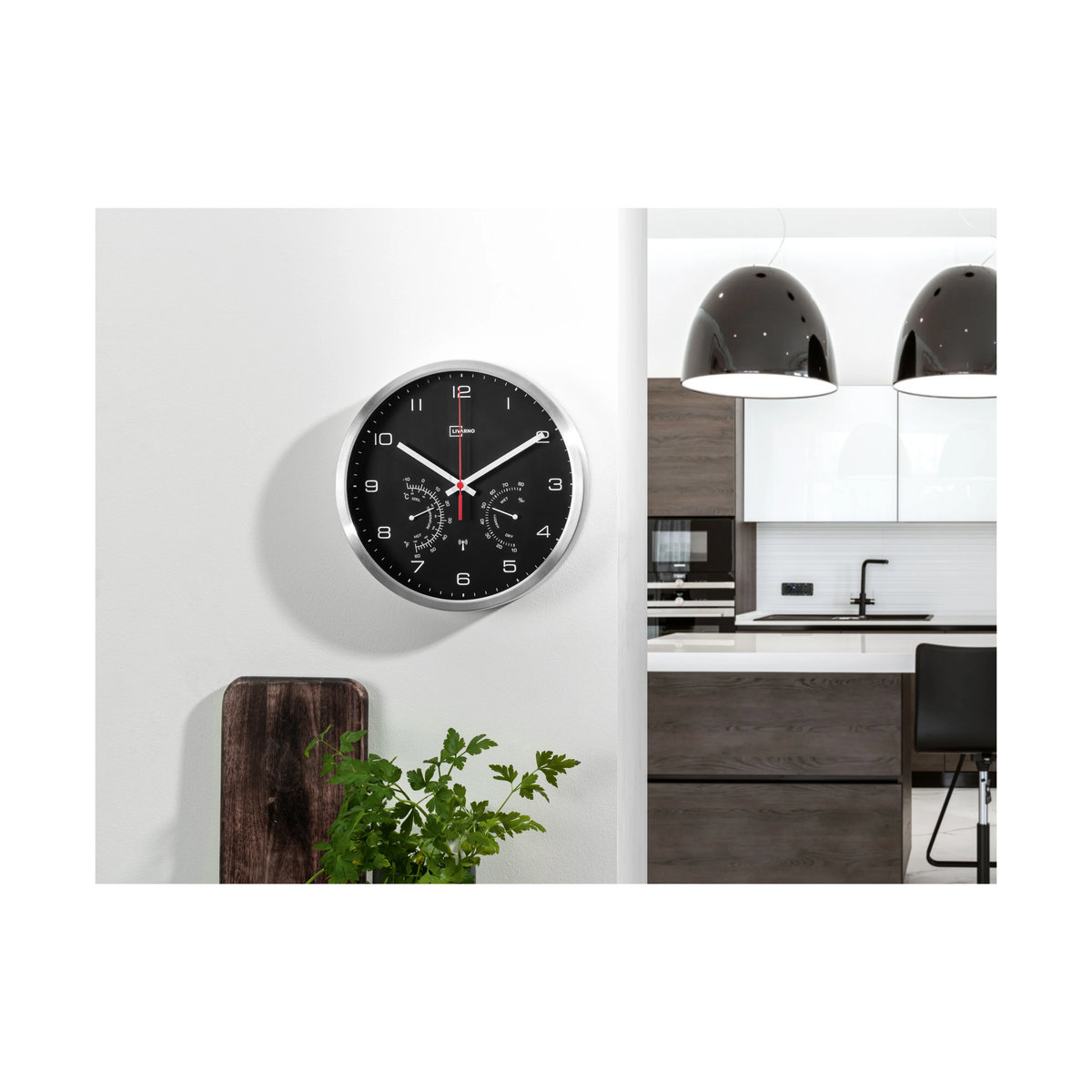 LIVARNO HOME Aluminium Funkwanduhr mit Thermometer und Hygrometer in Silber/Schwarz, analog und rund - Bild 2