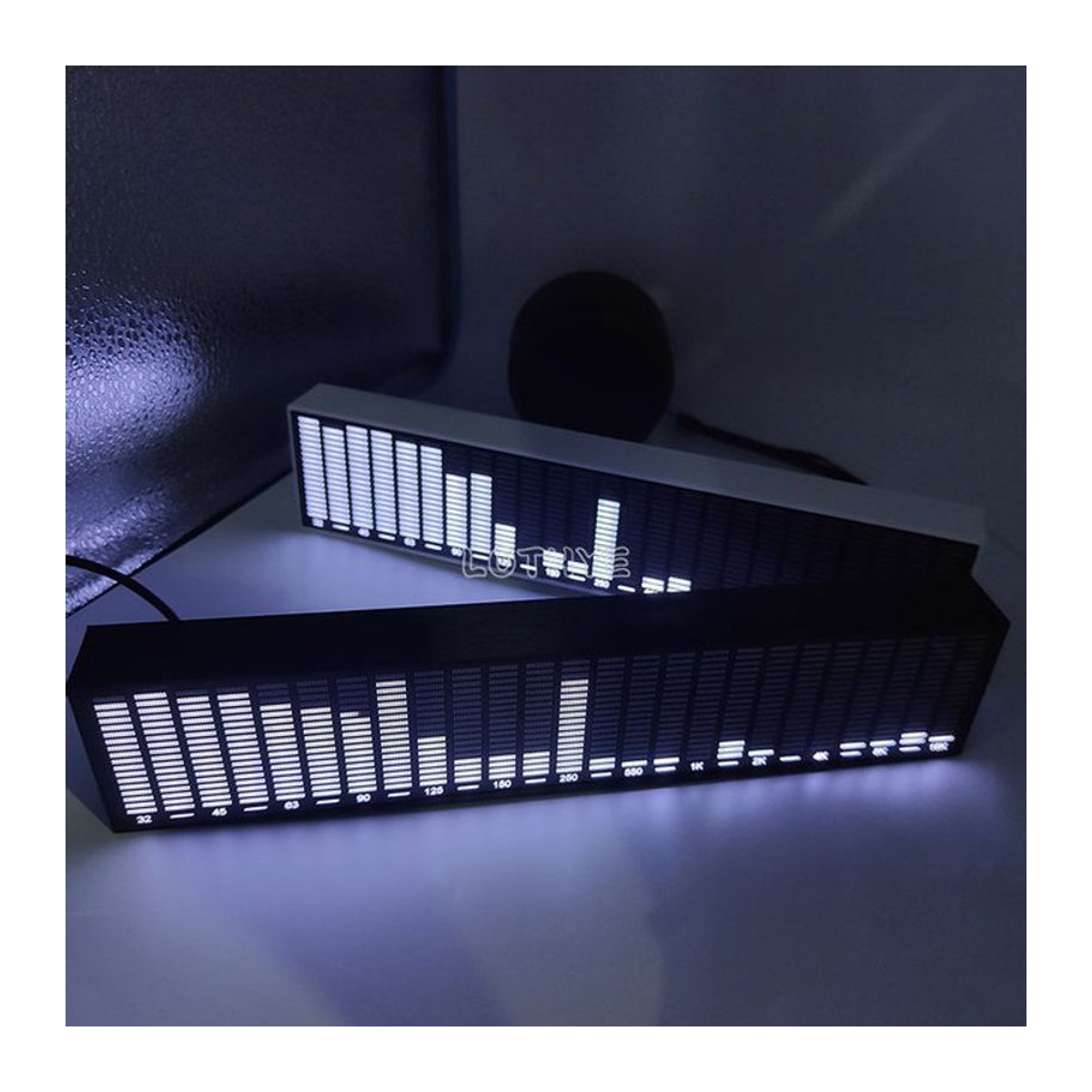 LOTHYE Multi-Modus LED Musik Spektrum Analysator mit Sprachsteuerung und Rhythmus-Pickup, Audio Level VU Meter in Schwarz und Weiß - Bild 1