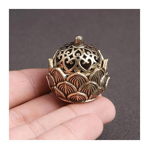 Lotus Räucherkegelhalter aus Metall von Love Home Garden in Gold und Gelb, orientalische Dekoration im floralen Design