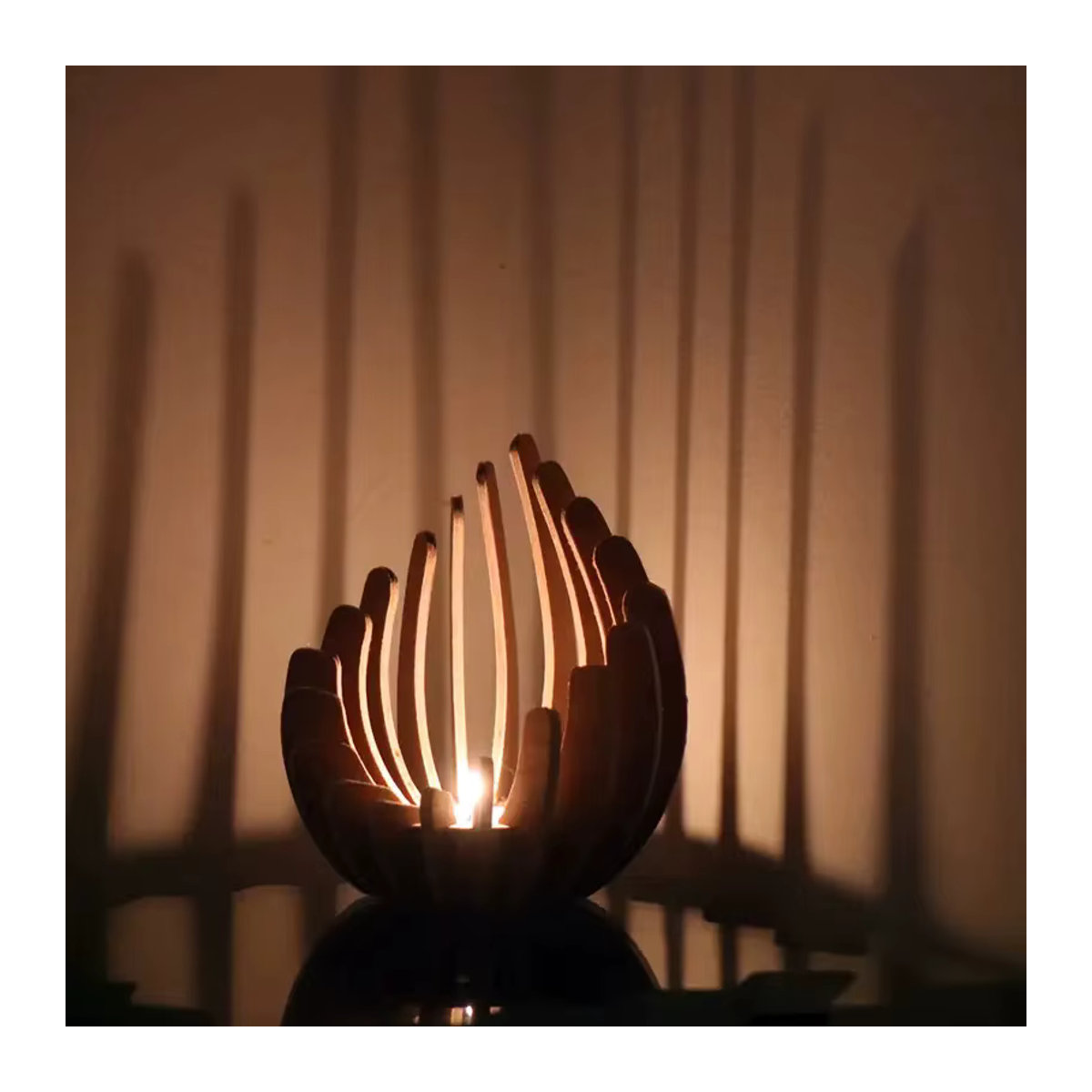 Lotusförmiger Kerzenhalter aus Holz in Braun für Teelichter, DIY-Deko aus Holz - Bild 6
