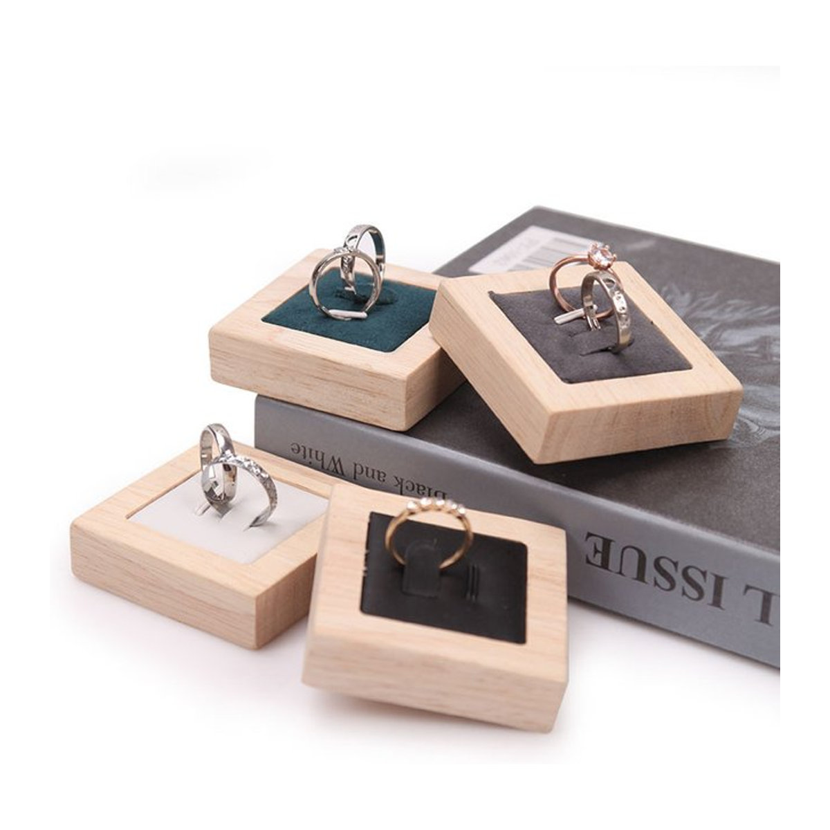 Luckyiasv Ring Display Rack aus Bambusholz in Beige und Silber für minimalistische Schmuckpräsentation - Bild 1