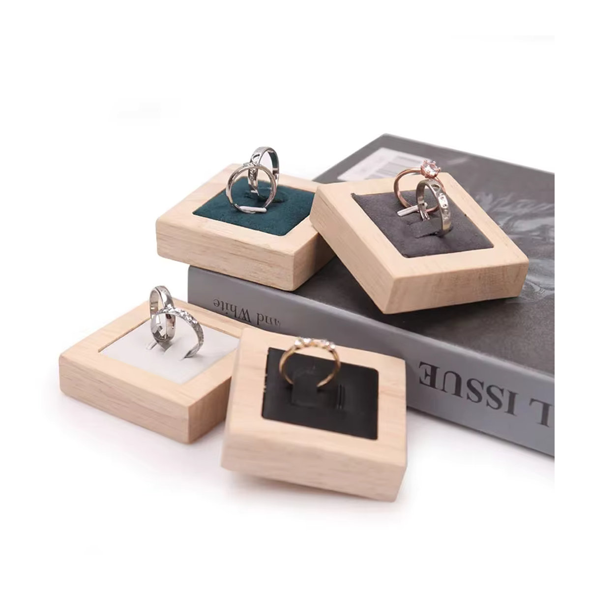 Luckyiasv Ring Display Rack aus Bambusholz in Beige und Silber für minimalistische Schmuckpräsentation - Bild 4