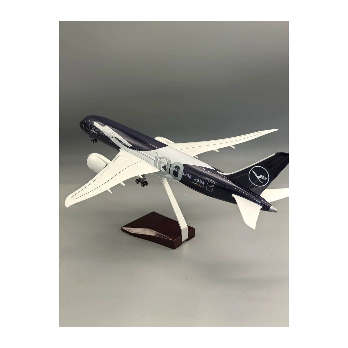 Lufthansa B787 Flugzeugmodell 100 Jahre Jubiläumsausgabe Miniaturflugzeug aus Kunstharz in Blau, Länge: 43 cm - Bild 1