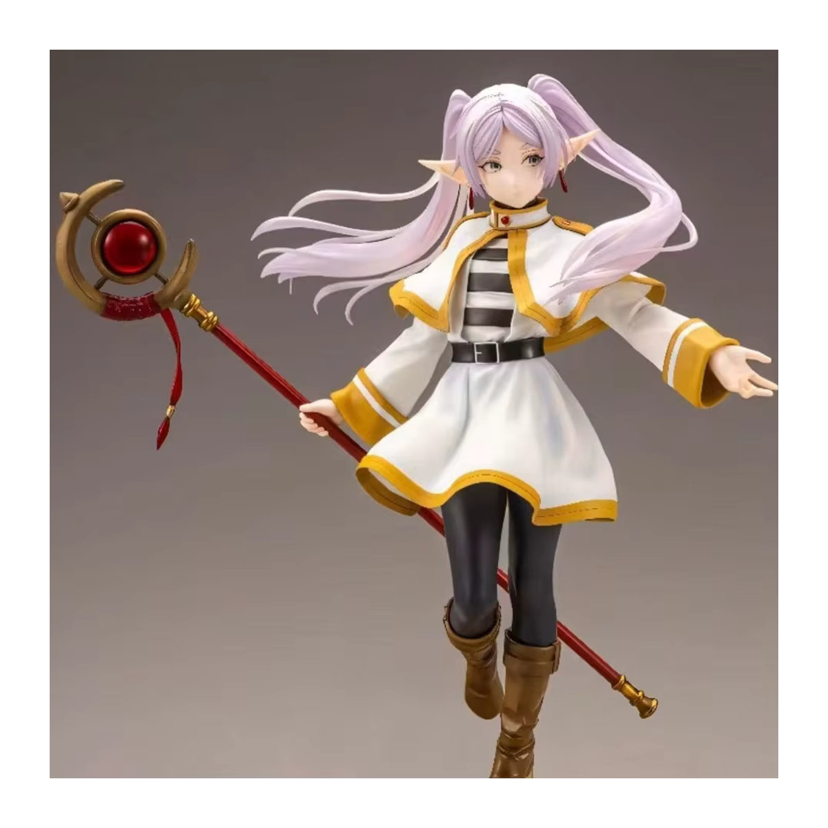 Luminasta Frieren Figur aus PVC – Frieren Beyond Journey's End Anime-Modell in Mehrfarbig - Bild 3