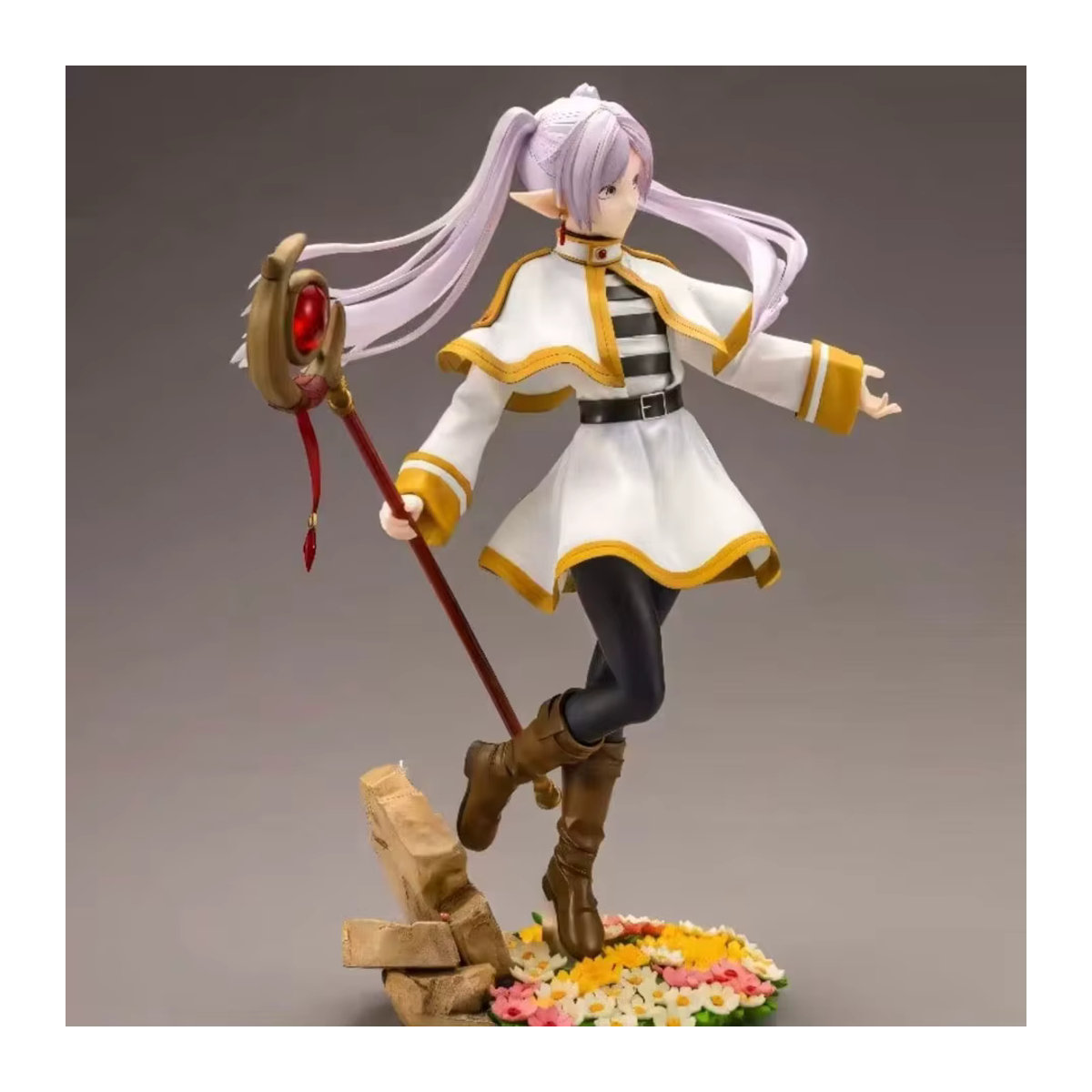 Luminasta Frieren Figur aus PVC – Frieren Beyond Journey's End Anime-Modell in Mehrfarbig - Bild 6