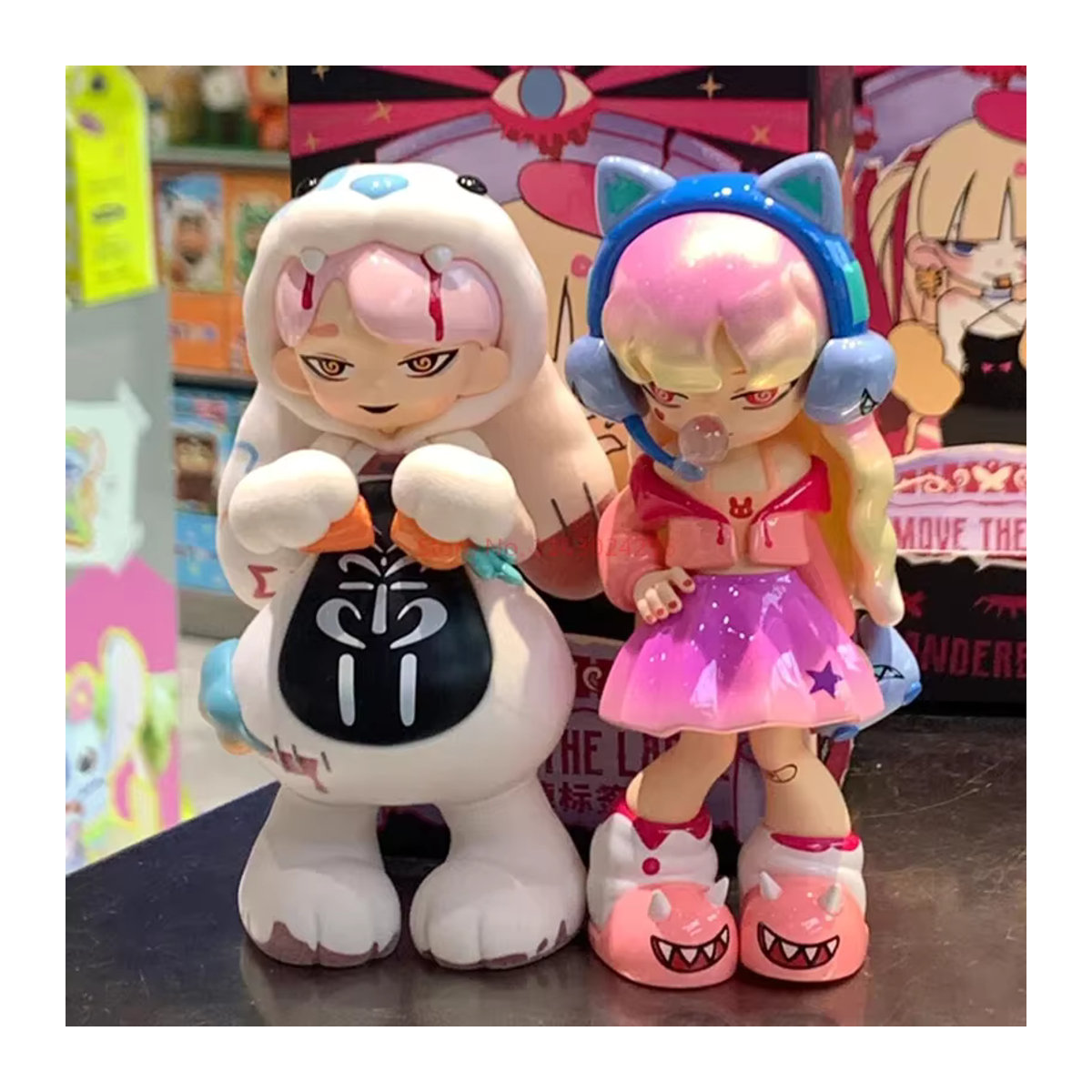 Luo Jiujiu Yandere Mädchen Figur in mehrfarbiger Ausführung aus Kunststoff - Bild 1