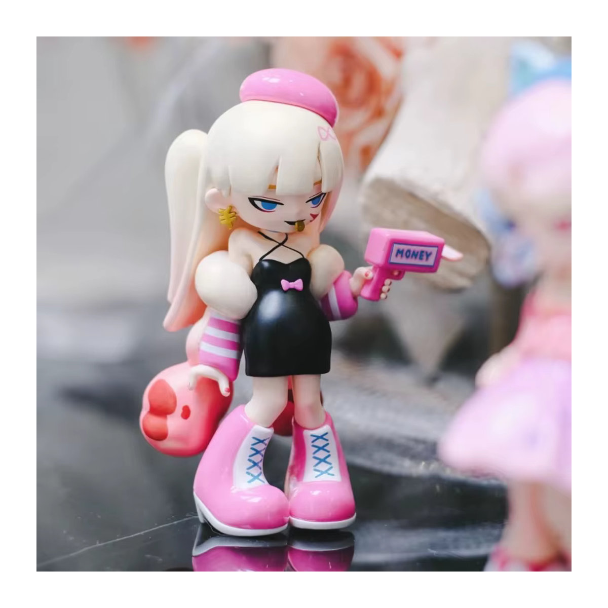 Luo Jiujiu Yandere Mädchen Figur in mehrfarbiger Ausführung aus Kunststoff - Bild 2
