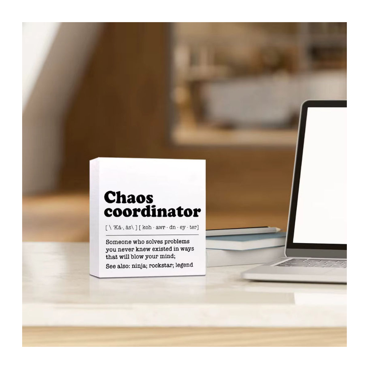 Lustiges Holzschild Chaos Koordinator als Schreibtischdekoration für das Büro in Weiß - Bild 3