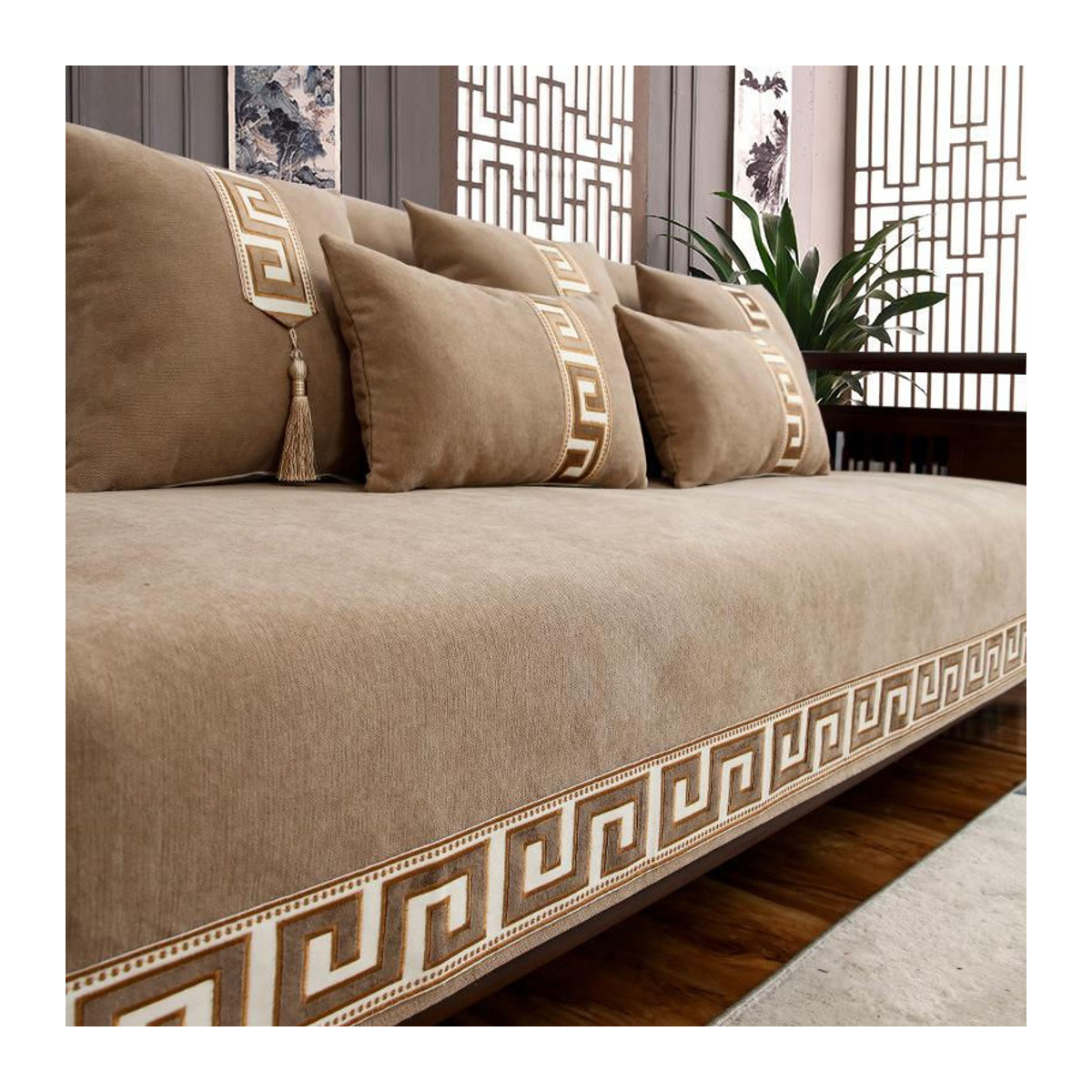 Luxuriöser Sofabezug mit Stickerei von Super Six in Gold und Beige, rutschfest und universell für das Wohnzimmer, B/B: 110 x 110 cm - Bild 2