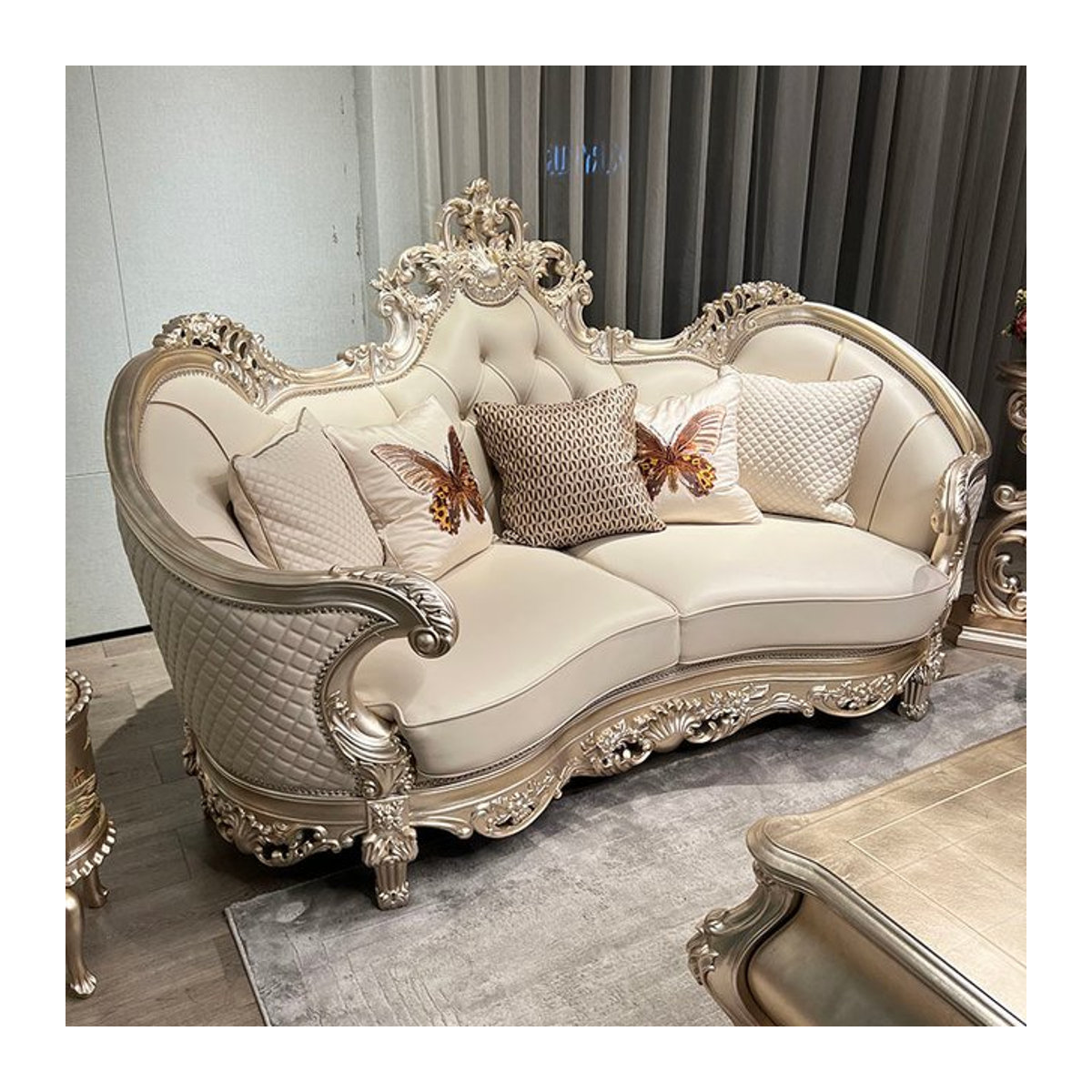 Luxuriöses Ecksofa aus Echtleder und Massivholz in Beige im klassischen europäischen Stil mit Nackenrollen - Bild 1
