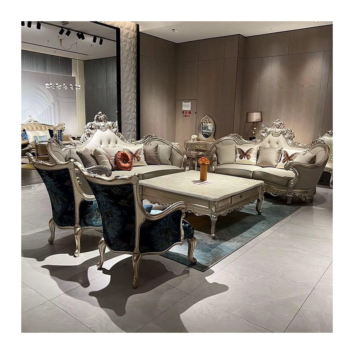 Luxuriöses Ecksofa aus Echtleder und Massivholz in Beige im klassischen europäischen Stil mit Nackenrollen - Bild 4