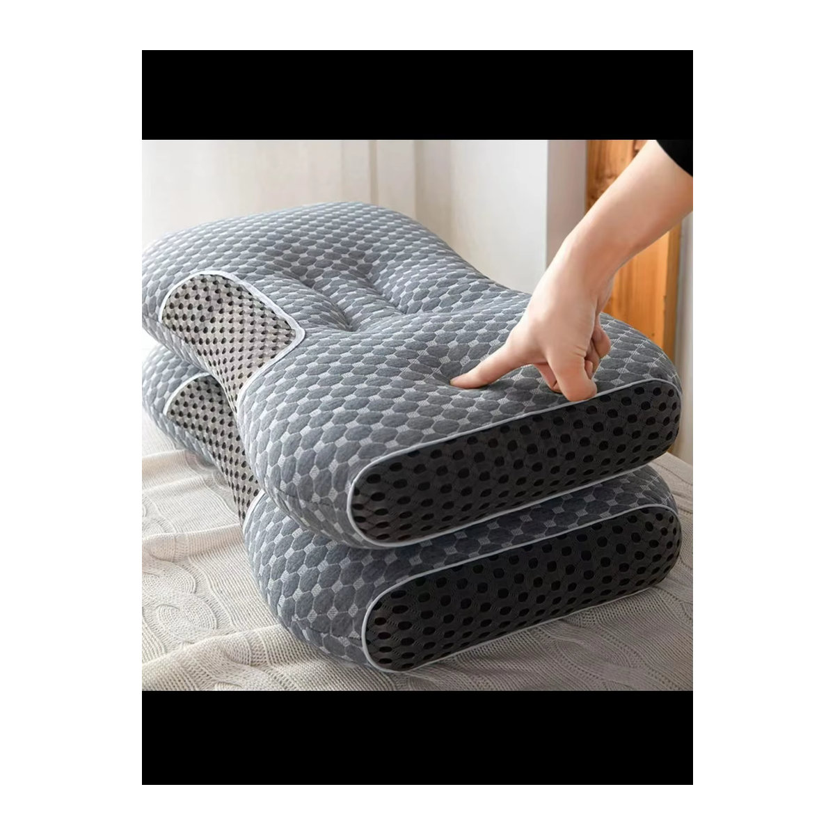 Luxus-Massagekissen mit Nackenschutzzone und Traktionskissenkern für Erwachsene in Schwarz und Grau - Bild 6
