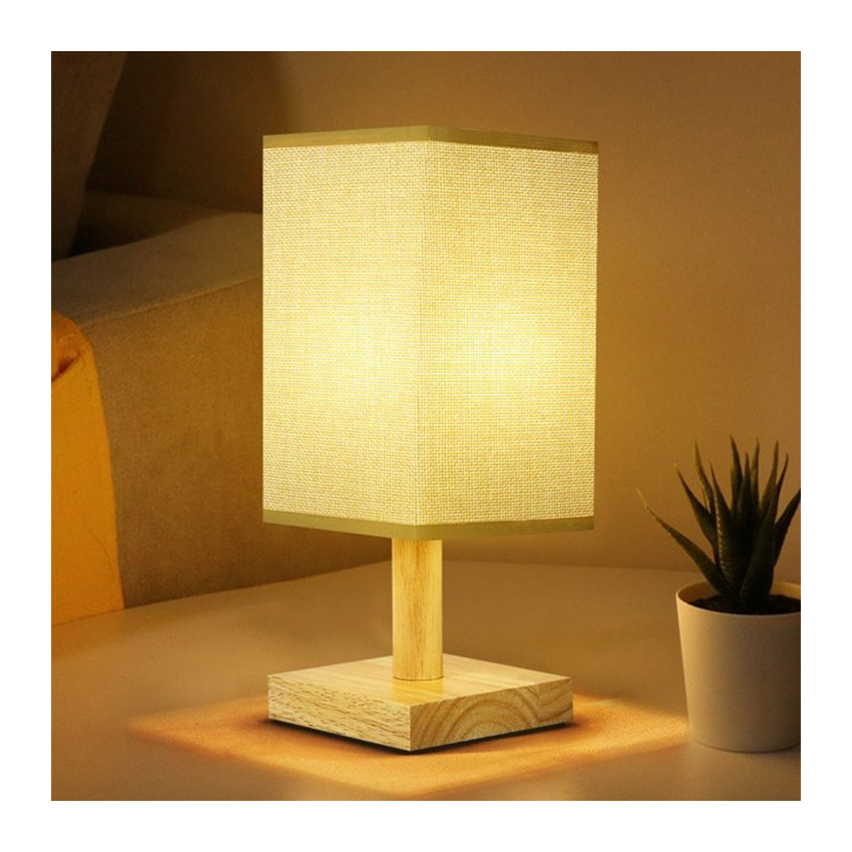 Lyfs LED Tischlampe im chinesischen Stil mit Stoffschirm in Beige und dimmbarer warmweißer Beleuchtung via USB-Anschluss - Bild 1