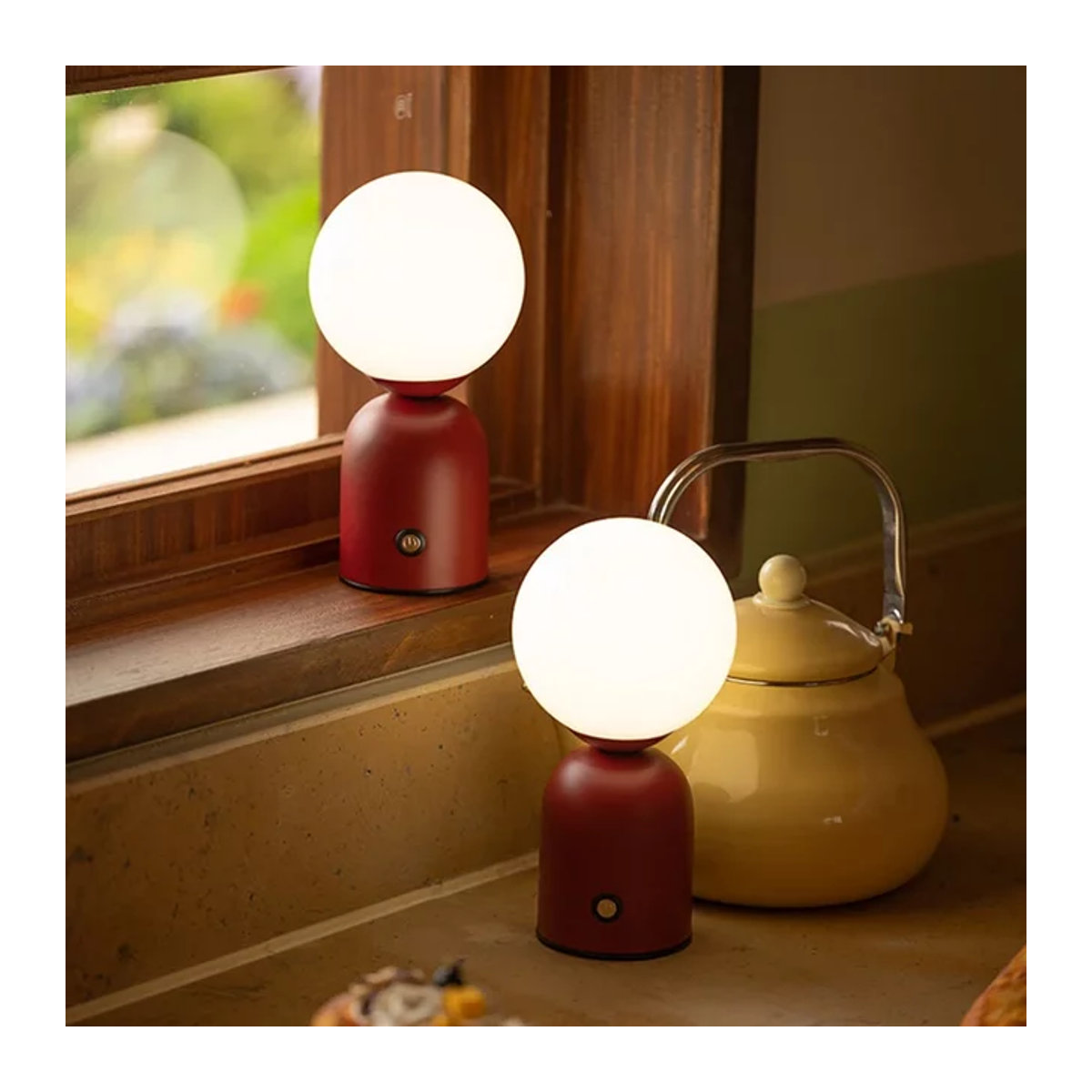 Lyfs Nordic LED Tischlampe mit Touch-Funktion und USB-Wiederaufladung, dimmbar, Skandinavisches Design, Mehrfarbig (Rot/Bunt) - Bild 1