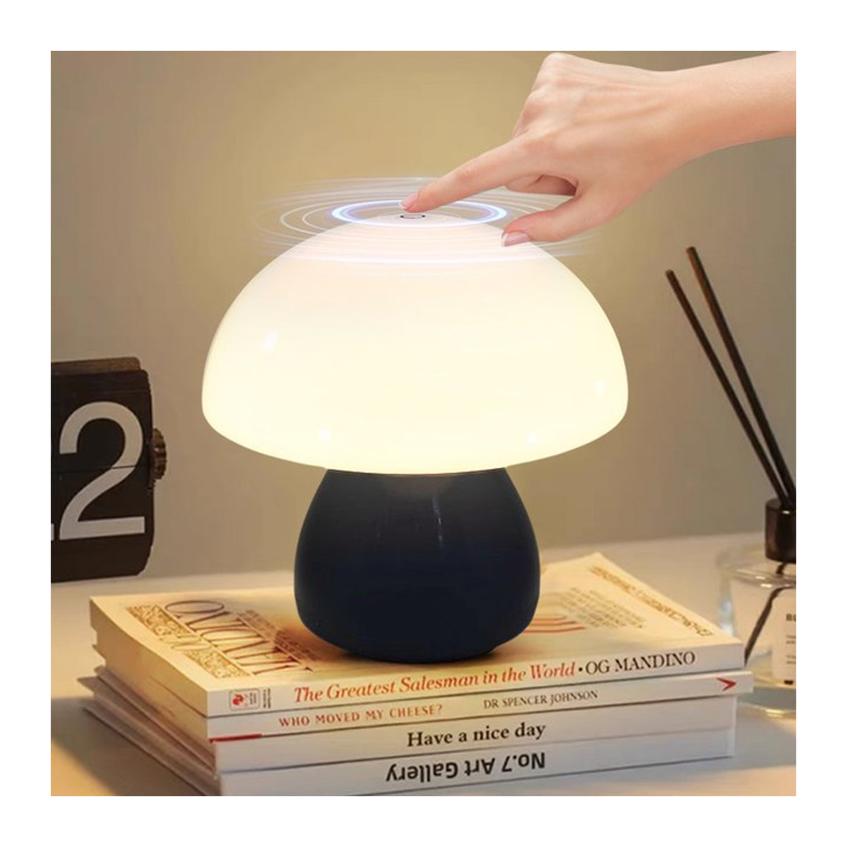 Lyfs Pilz LED Tischlampe Blau mit Touch-Funktion und Ladefunktion im skandinavischen Design - Bild 1