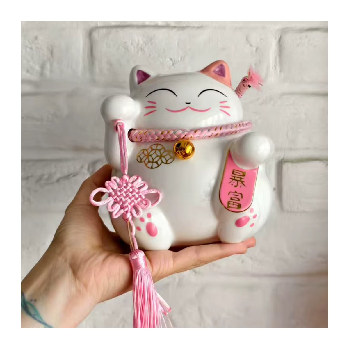 Maneki Neko Glückskatze aus Keramik in Rosa und Weiß von Cerakorie als dekorative Figur für dein Zuhause - Bild 3