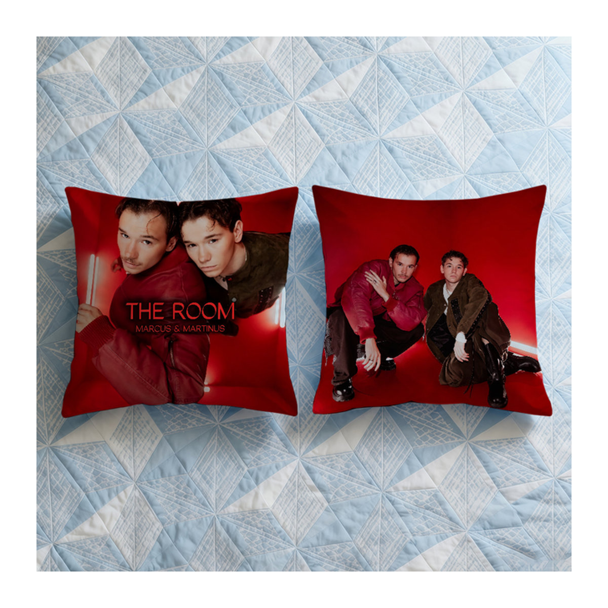 Marcus Martinus The Room Kissenbezug rot, quadratisches Dekokissen für Sofa und Bett - Bild 1