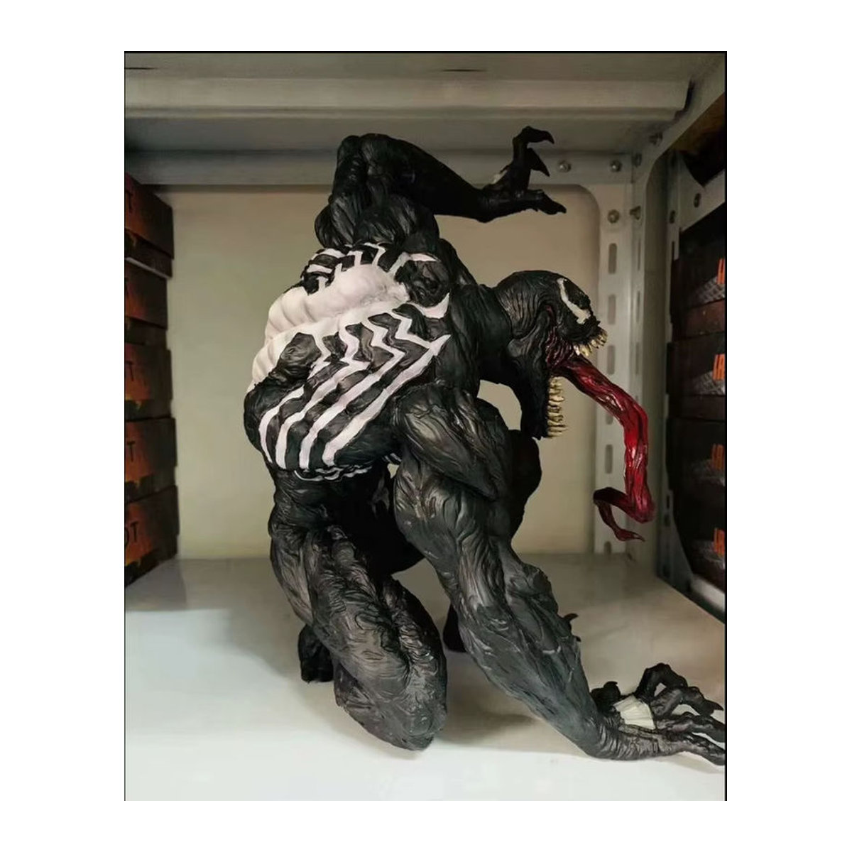 Marvel Venom Actionfigur aus Kunststoff, Schwarz, Höhe: 33 cm - Bild 3