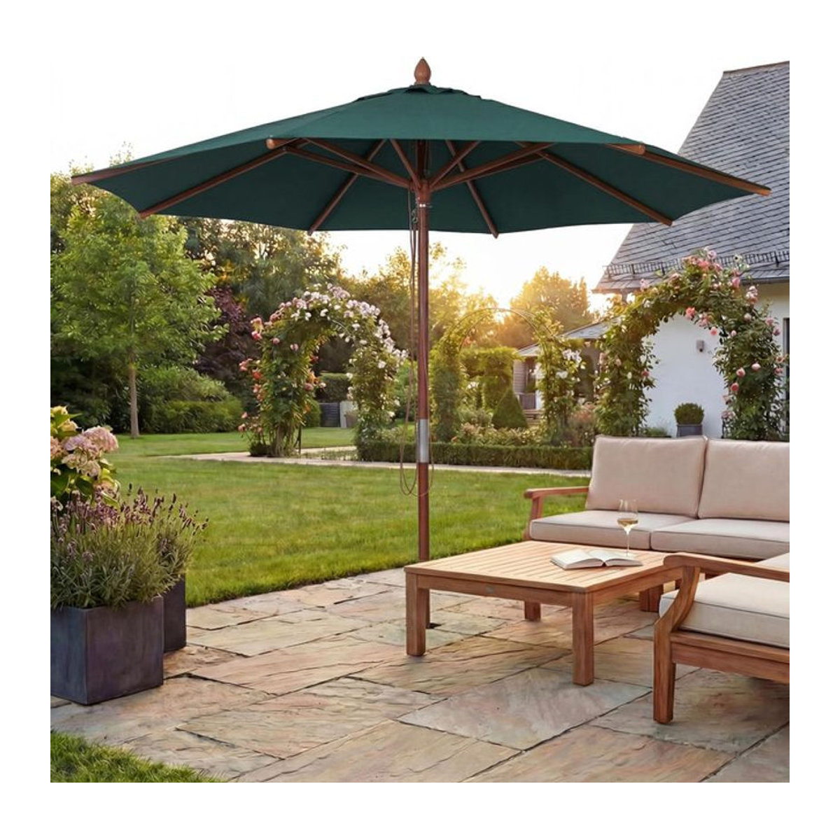 MCW Gastronomie Holz-Sonnenschirm mit Seilzug, rund, Durchmesser: 300 cm, Farbe: Dunkelgrün, Material: Polyester und Holz - Bild 1