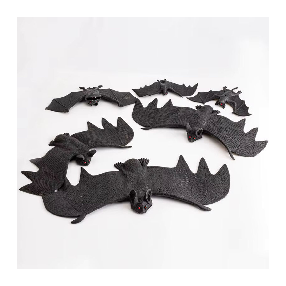 Meade Halloween Fledermaus aus schwarzem Weichgummi als Grusel-Deko und Streichartikel - Bild 4