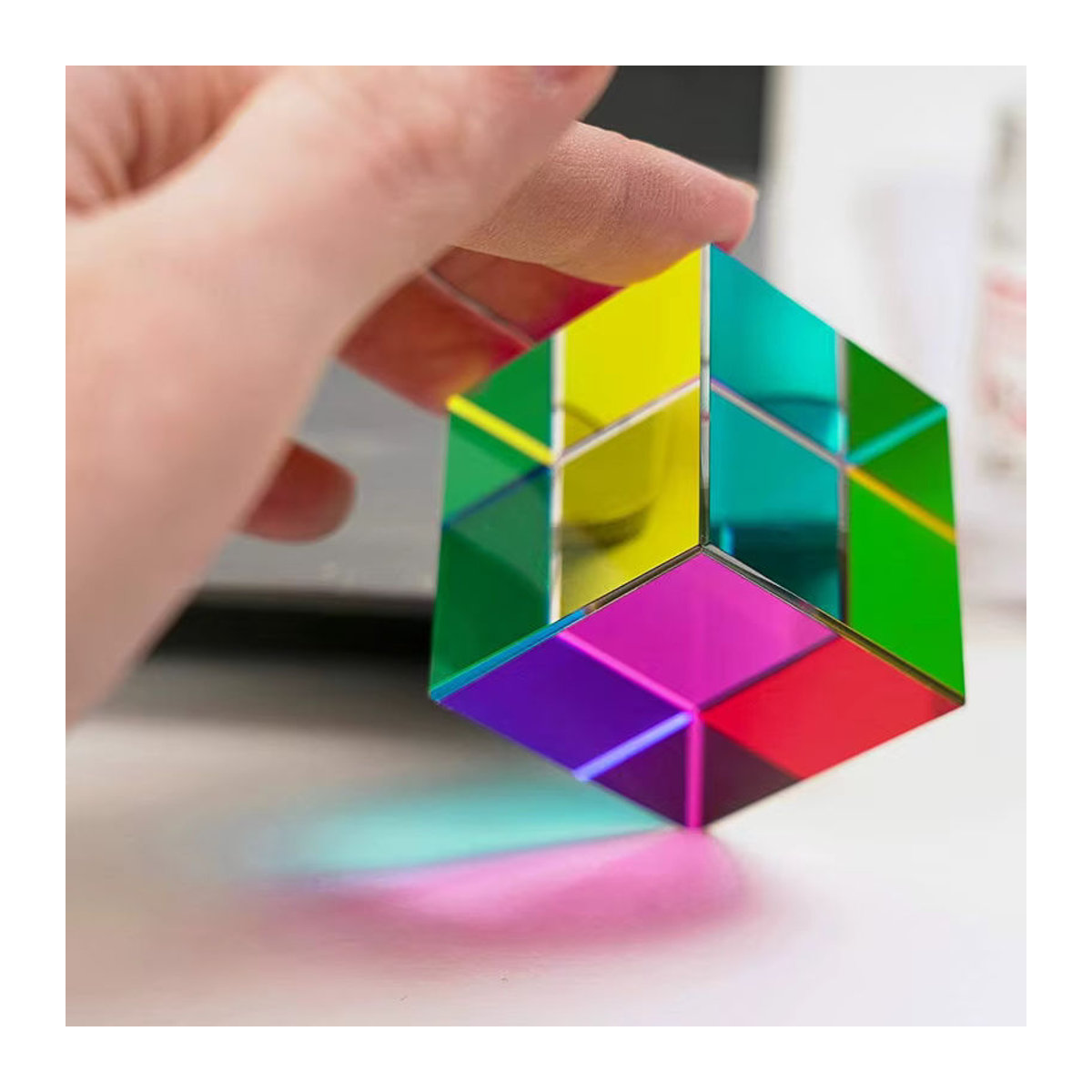 Meade Prisma Cube aus Glas als geometrisches Dekorationsobjekt in Mehrfarbig und Gold - Bild 2