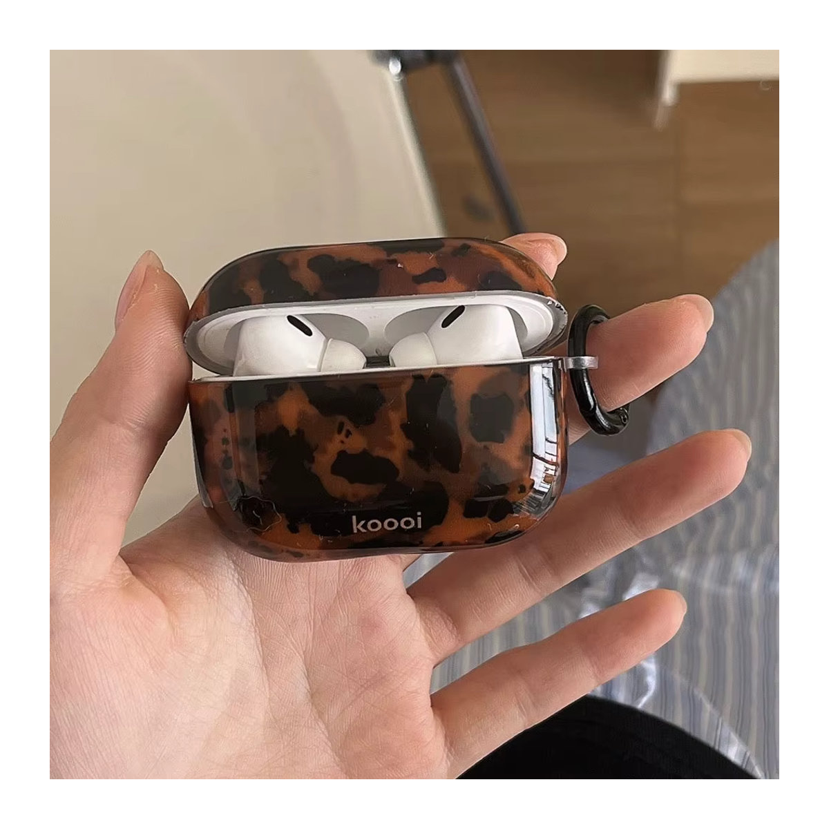 Meetsweet Schutzhülle im Leopardenmuster für AirPods Pro 1, 2 und 3 mit Haken, mehrfarbig - Bild 2
