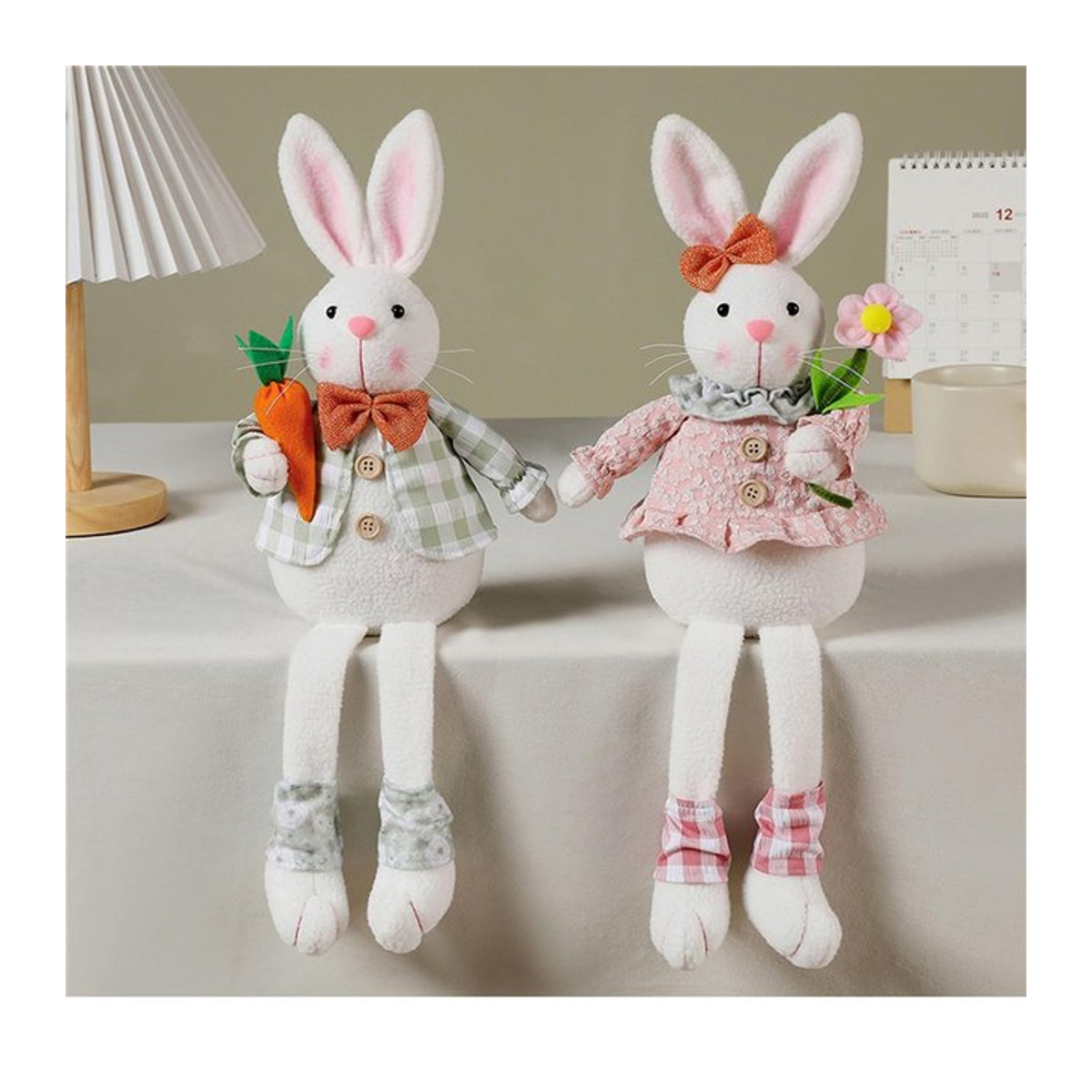 Mehrfarbige gefüllte Osterhase-Statue aus Textil als Kaninchen-Skulptur für Garten, Büro und Innenhof - Bild 1