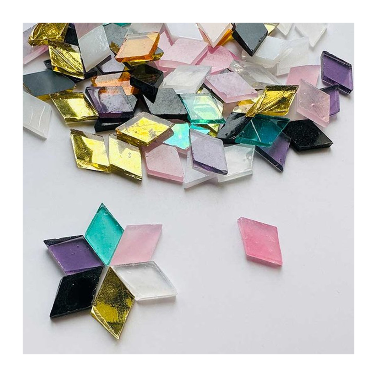 Mehrfarbige Klarglas-Mosaikfliesen für DIY-Handwerk und Wanddekoration, 50 g - Bild 1