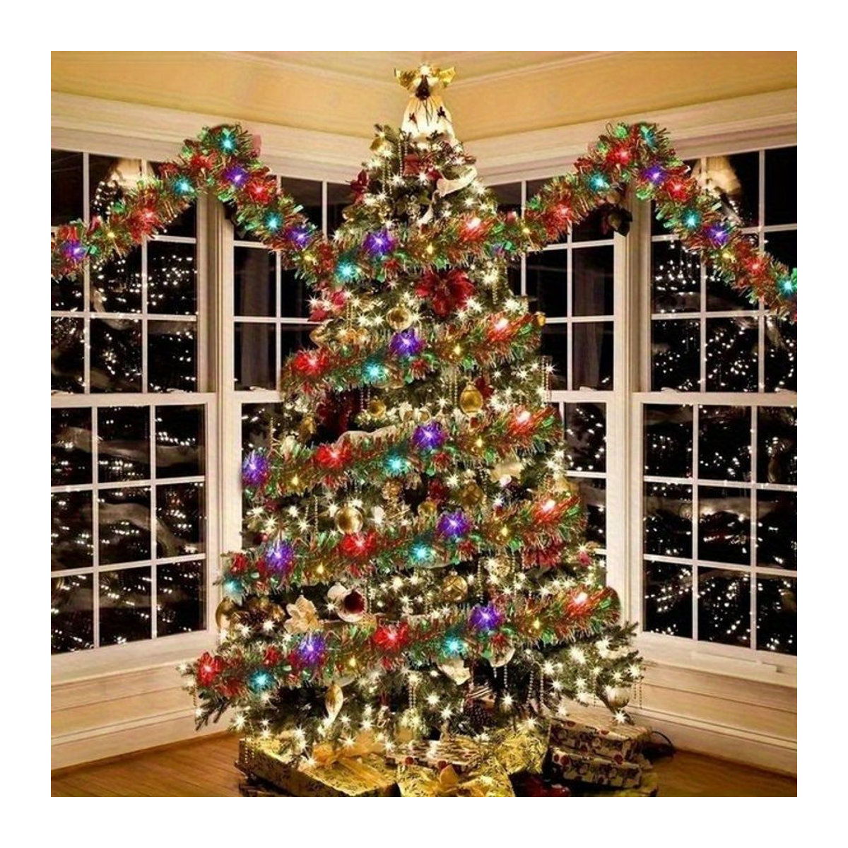 Mehrfarbige metallische Weihnachts-Girlande mit glitzernden Blättern als hängende Dekoration - Bild 1