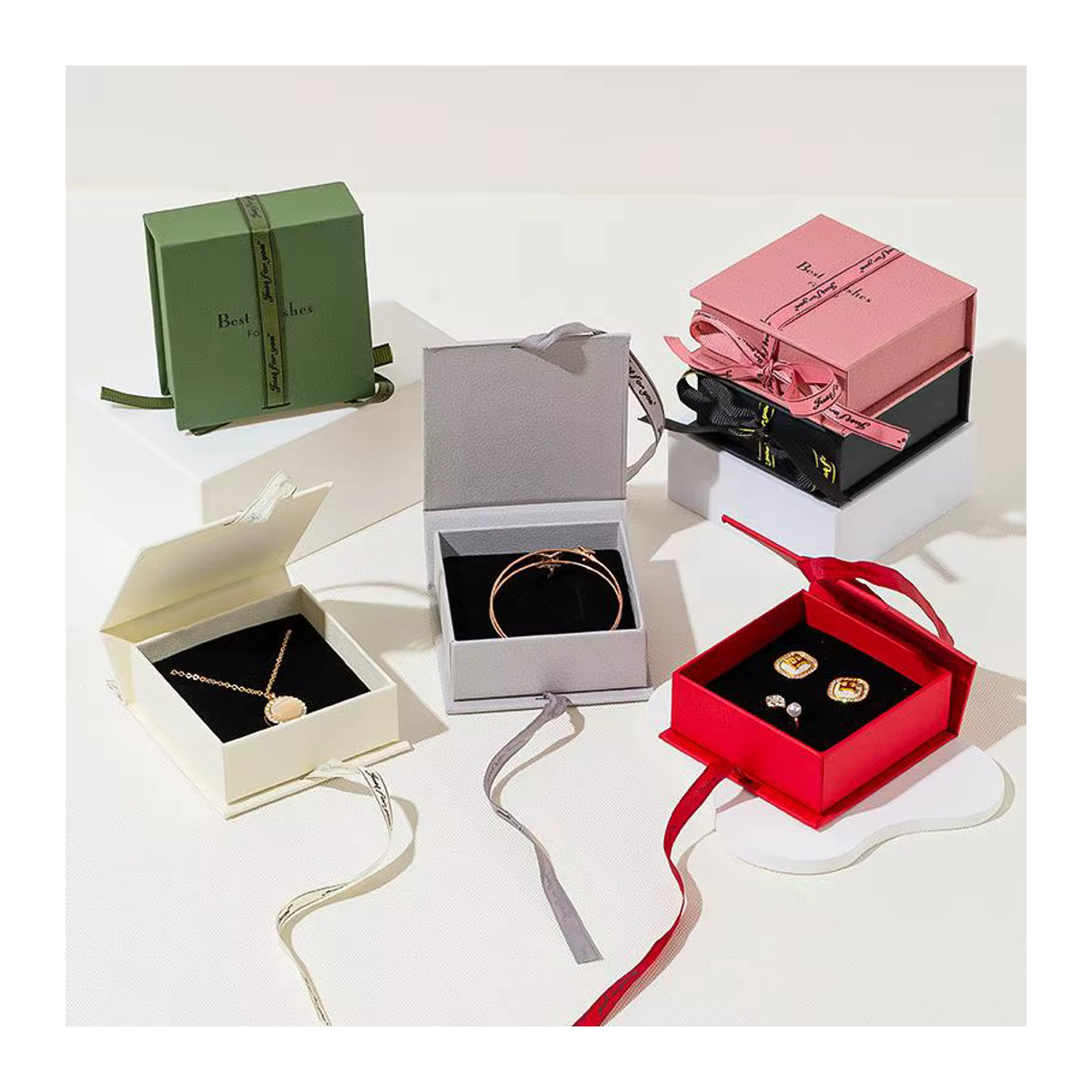 Mehrfarbige Schmuckbox aus Papier mit Schleife und Schaumstoffeinlage für Halsketten, Armbänder, Ringe und Ohrringe als minimalistische Geschenkverpackung - Bild 1