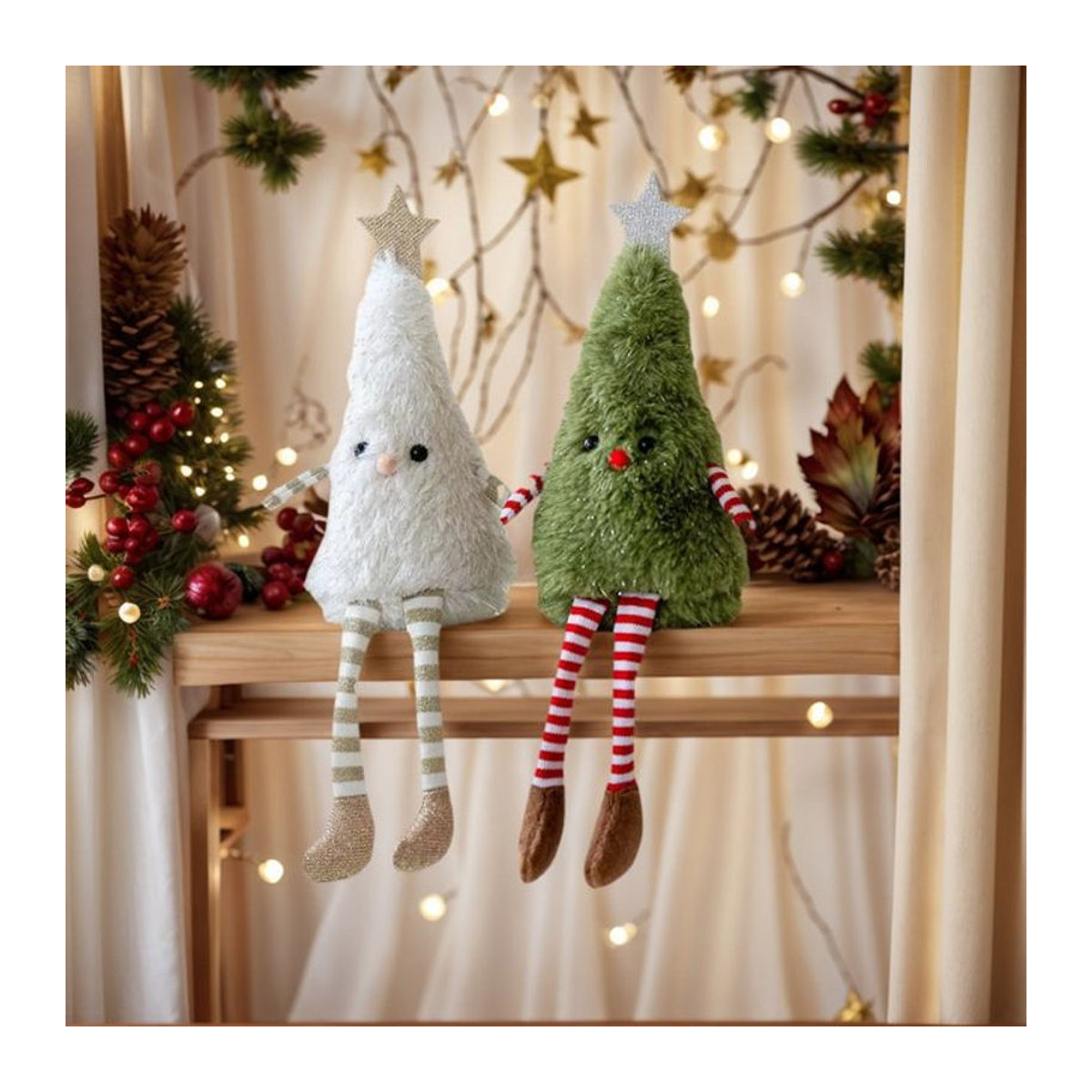 Mehrfarbige Weihnachtsdekoration aus Textil mit Sternen und abstrakten Figuren in Weiß - Bild 1