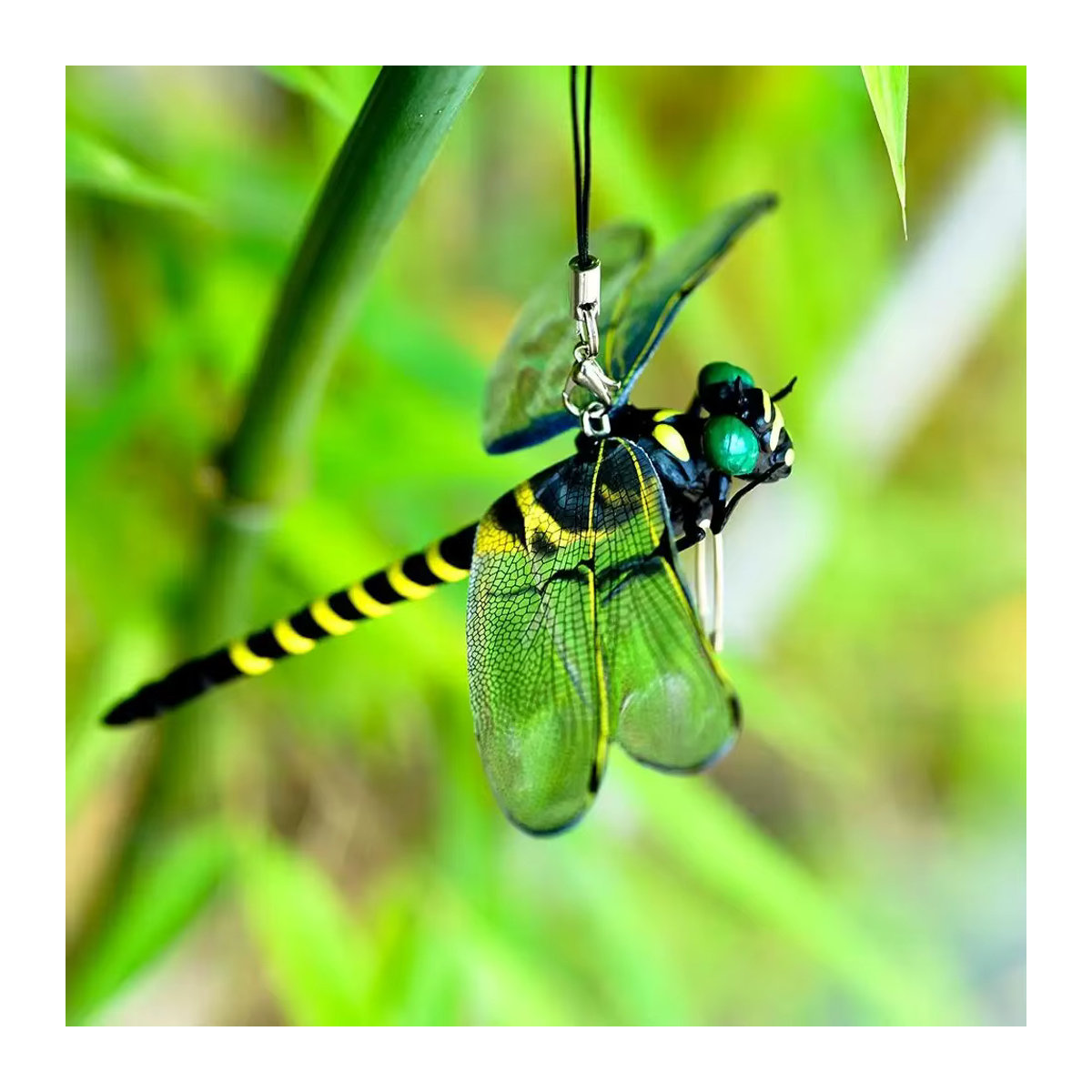 Mehrfarbiges Hängeornament Libelle aus Glas und Kunststoff für den Garten, Höhe: 12 cm - Bild 4