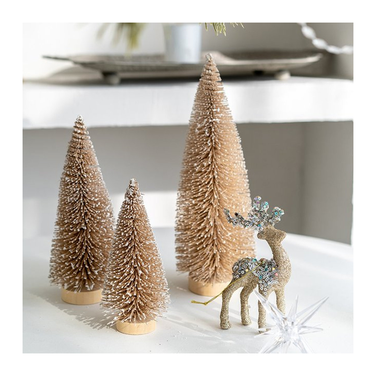 Meidding Künstliche Mini Kiefern als Weihnachtsdekoration in Beige im Skandinavischen Design - Bild 1