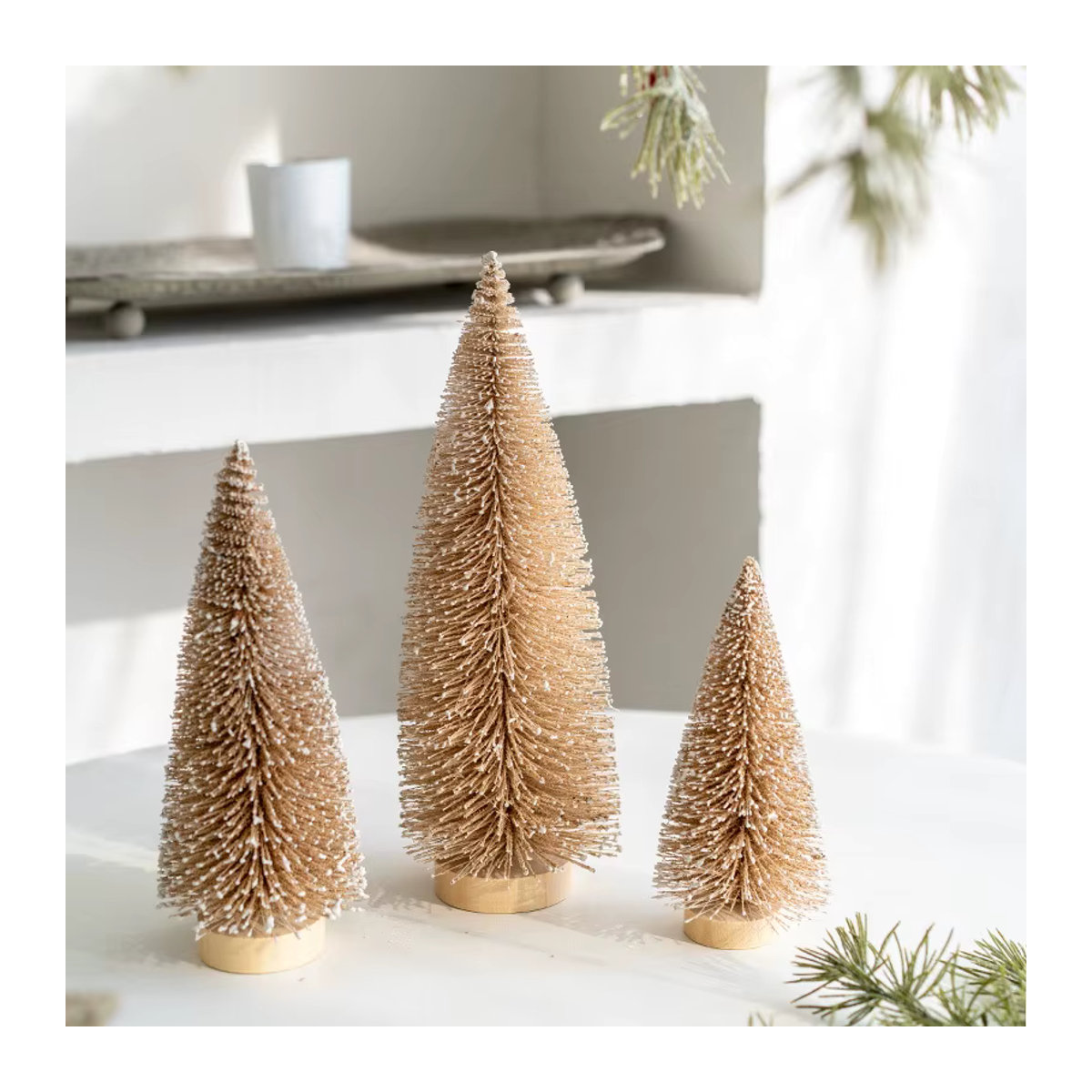 Meidding Künstliche Mini Kiefern als Weihnachtsdekoration in Beige im Skandinavischen Design - Bild 2