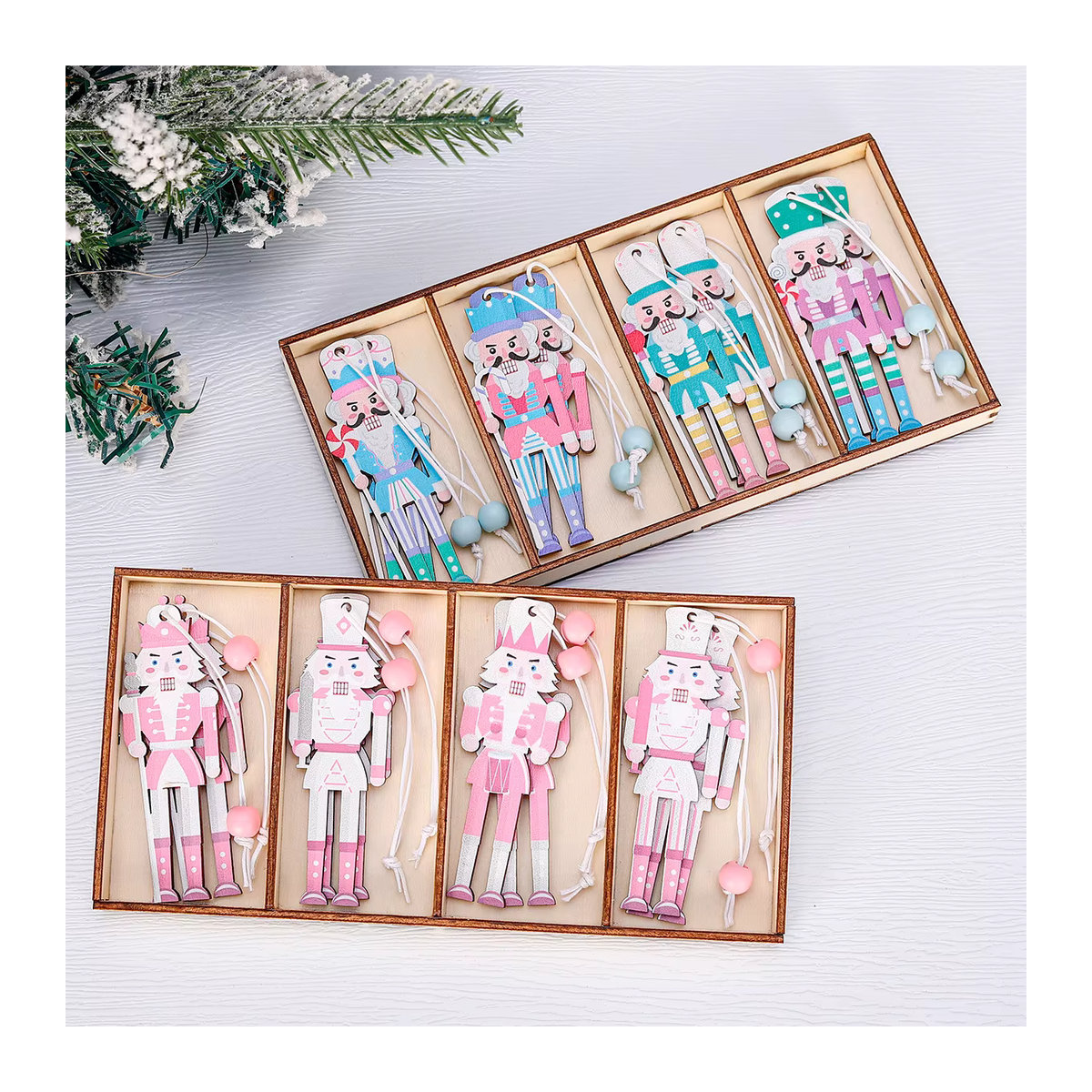 Meidding Nussknacker Holz Anhänger Set, 8 Stück Weihnachtsbaum Ornamente in Rosa und Blau - Bild 2