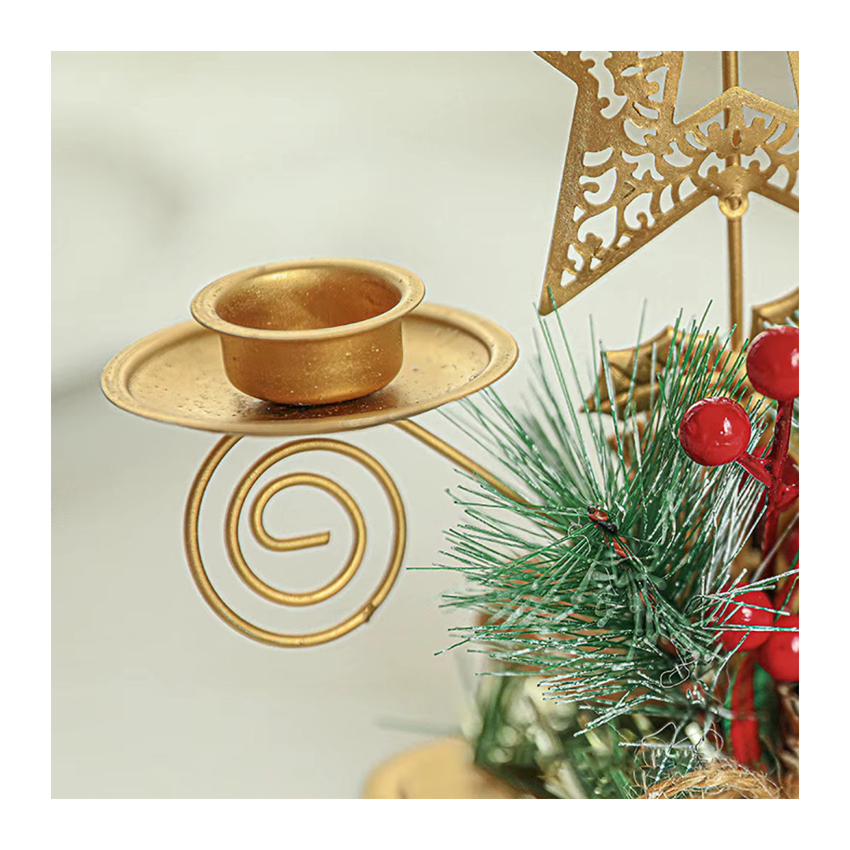Meidding Weihnachtsmann Kerzenhalter aus Metall in Gold als Tischornament für Weihnachten - Bild 3