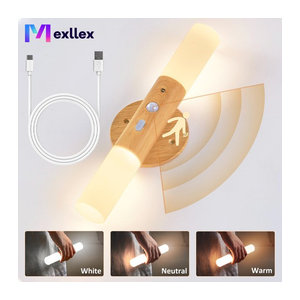 Mexllex 2er-Set LED Bewegungsmelder Nachtlicht aus Holz in Natur mit 3 Farbmodi und USB-Aufladung