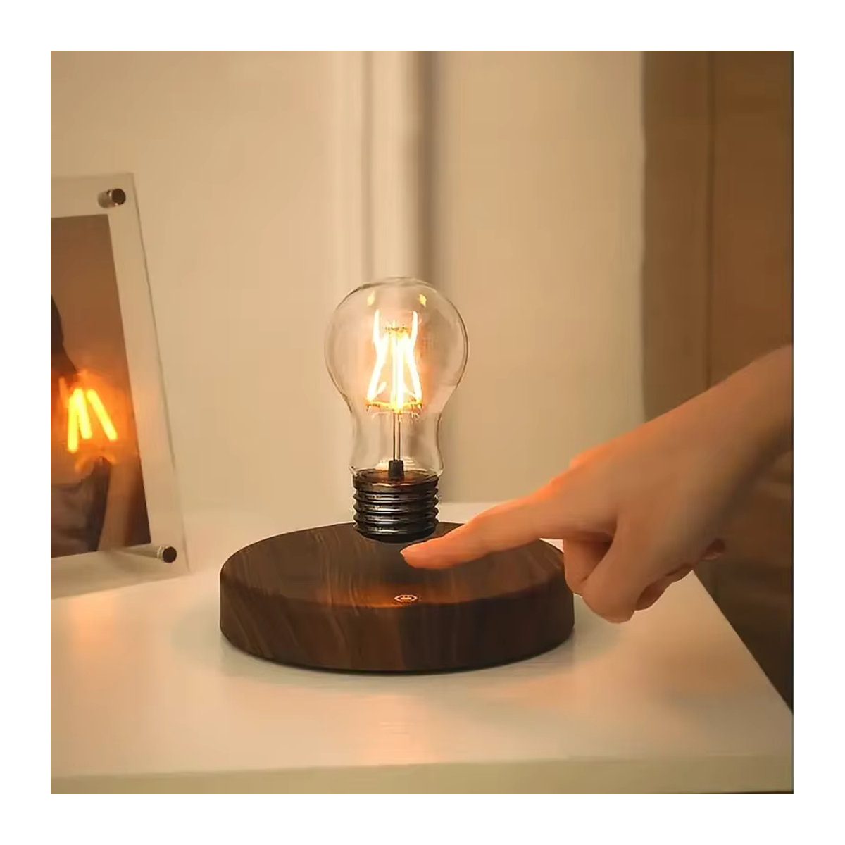Mexllex Kabellose Magnetische LED Schreibtischlampe in Nussbaum mit 360 Grad automatischer Drehung - Bild 3
