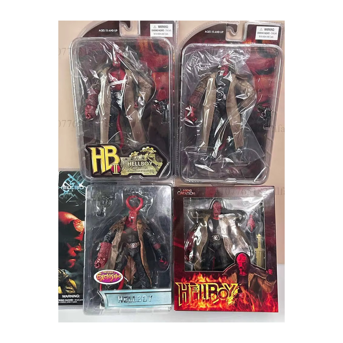 MEZCO Hellboy Actionfigur im Trenchcoat mit beweglichen Gelenken, mehrfarbiges Modell aus Kunststoff - Bild 7