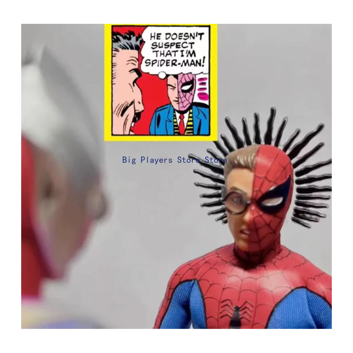 Mezco Spider-Man Peter Parker Actionfigur in Rot, Höhe: 15,2 cm - Bild 3