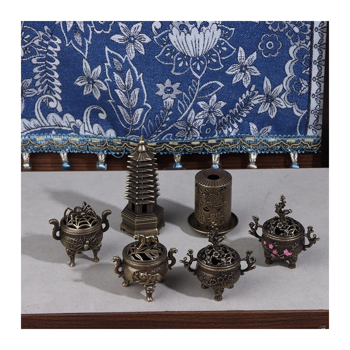 Mihout Räucherschale aus Metall in Braun mit Griff im orientalischen Design für Yoga und Meditation - Bild 4