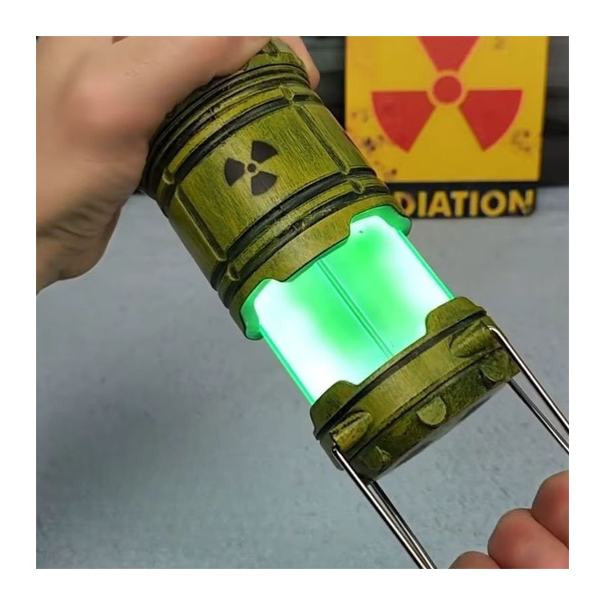 Mini-Nuclear-Reaktor-Laterne als nukleares Nachtlicht im Industrial-Look, Farbe: Grün - Bild 3